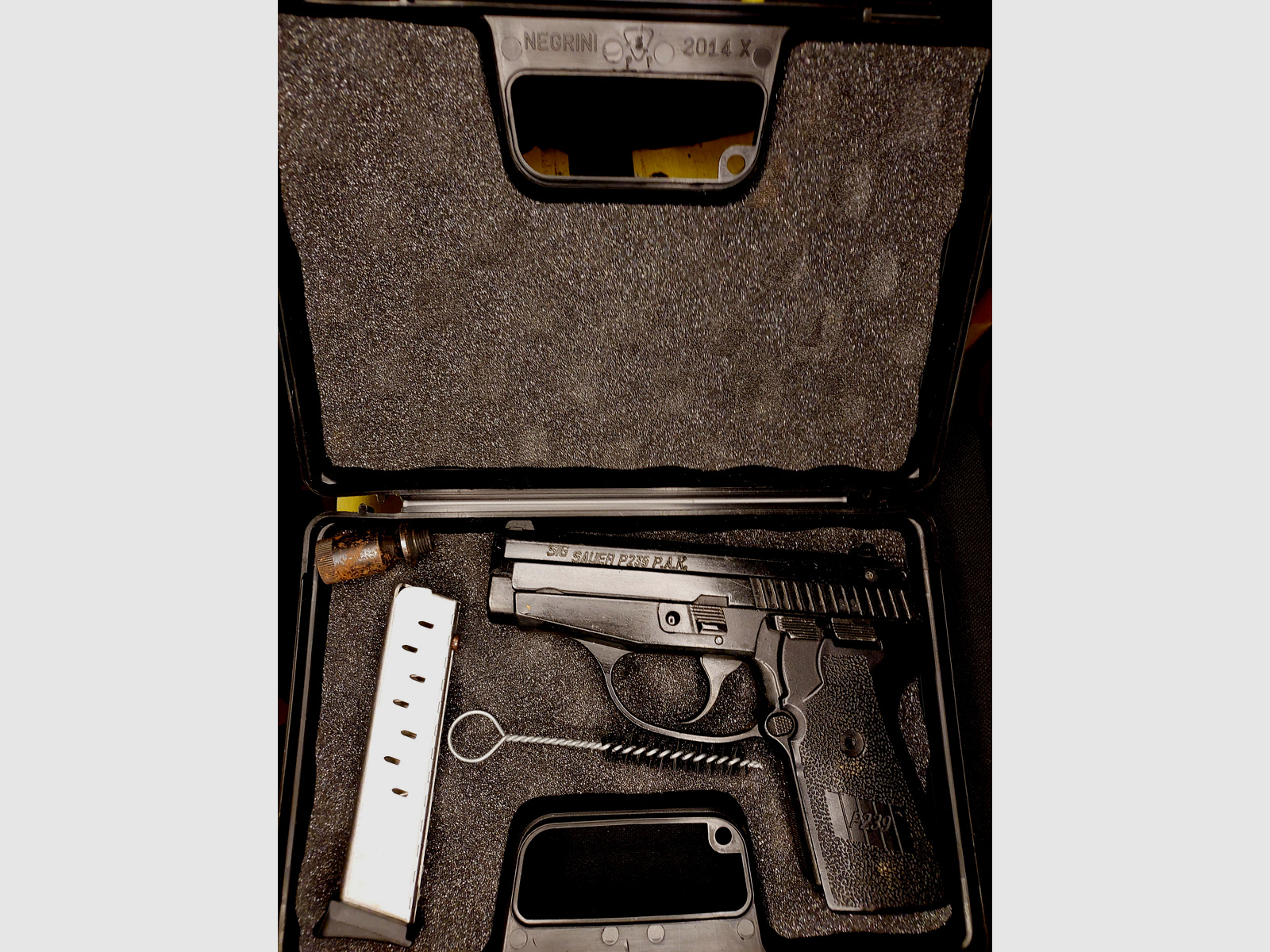 Sig Sauer P239 pistolet d'alarme au calibre 9 mm P.A.K. (PTB 696)