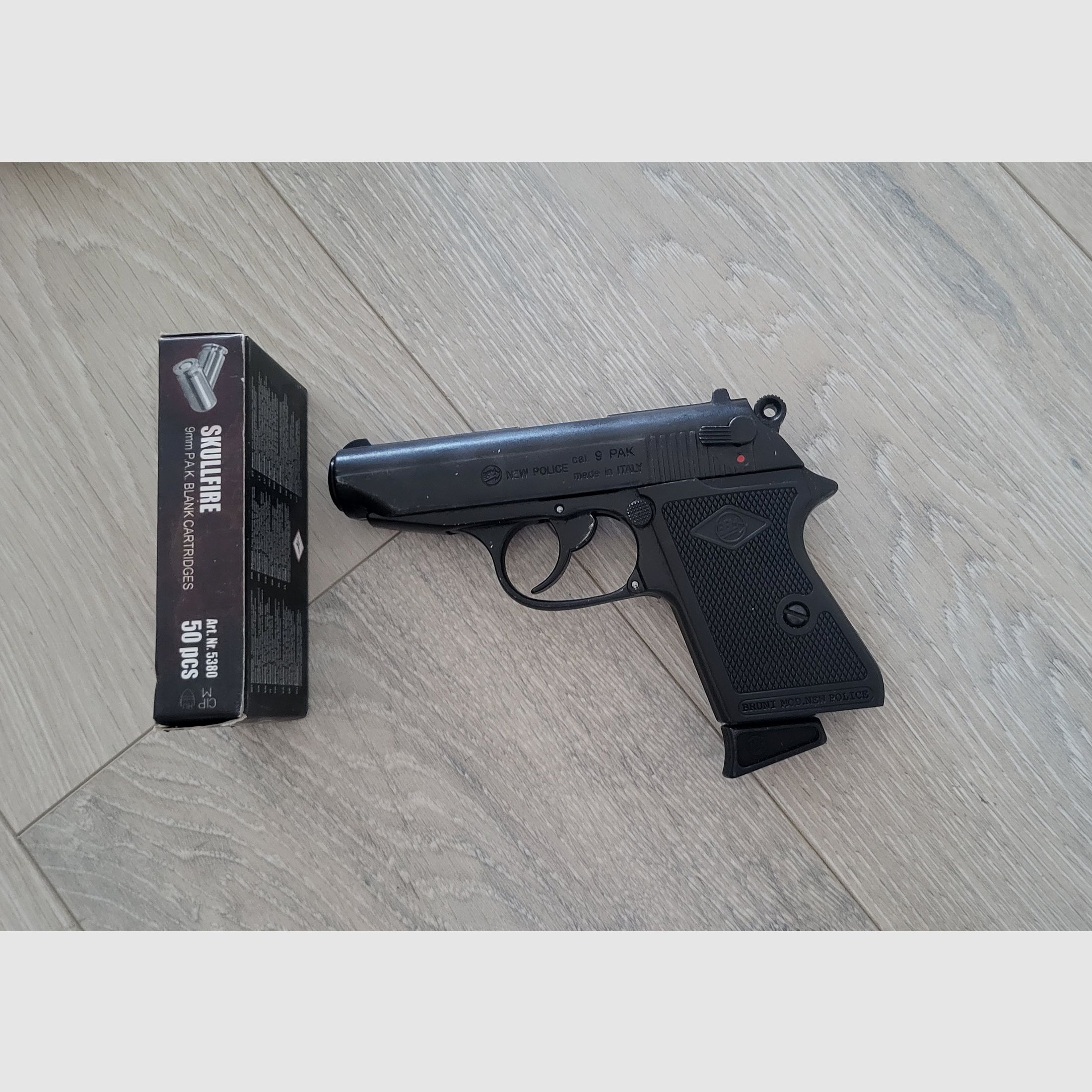 BRUNI POLICE 9mm. PAK 