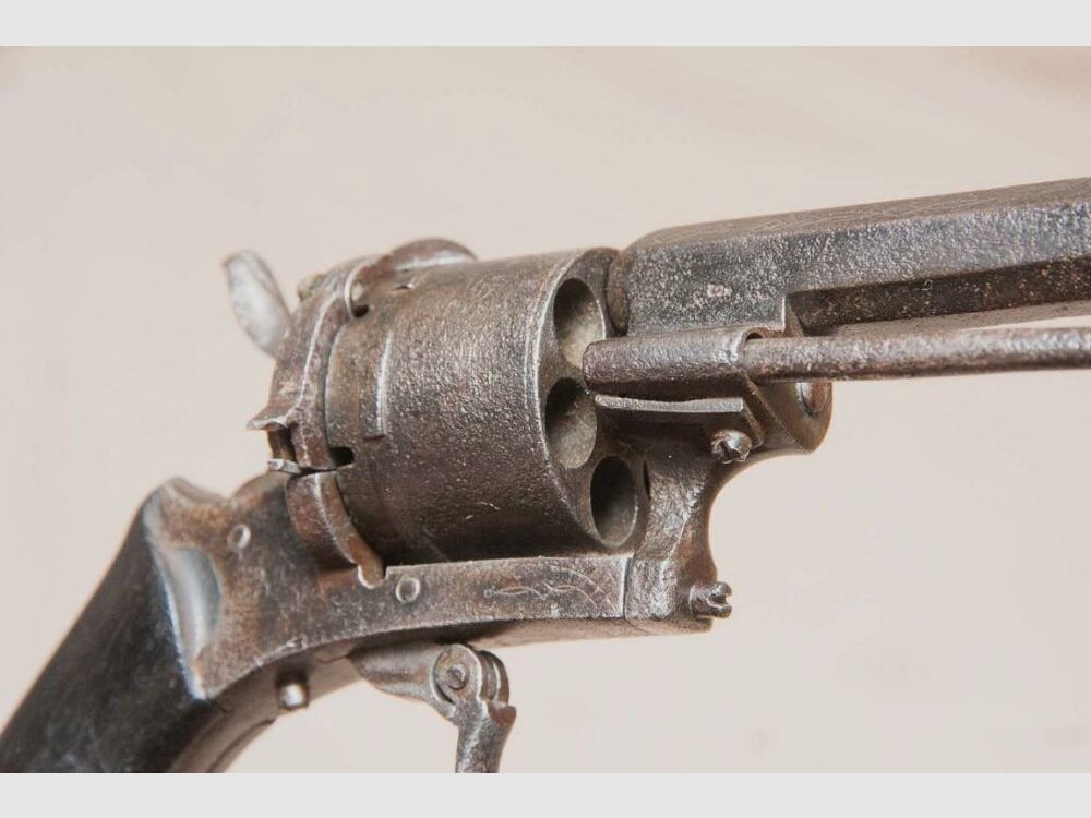 unbekannter Revolver Lefaucheux Stiftfeuer