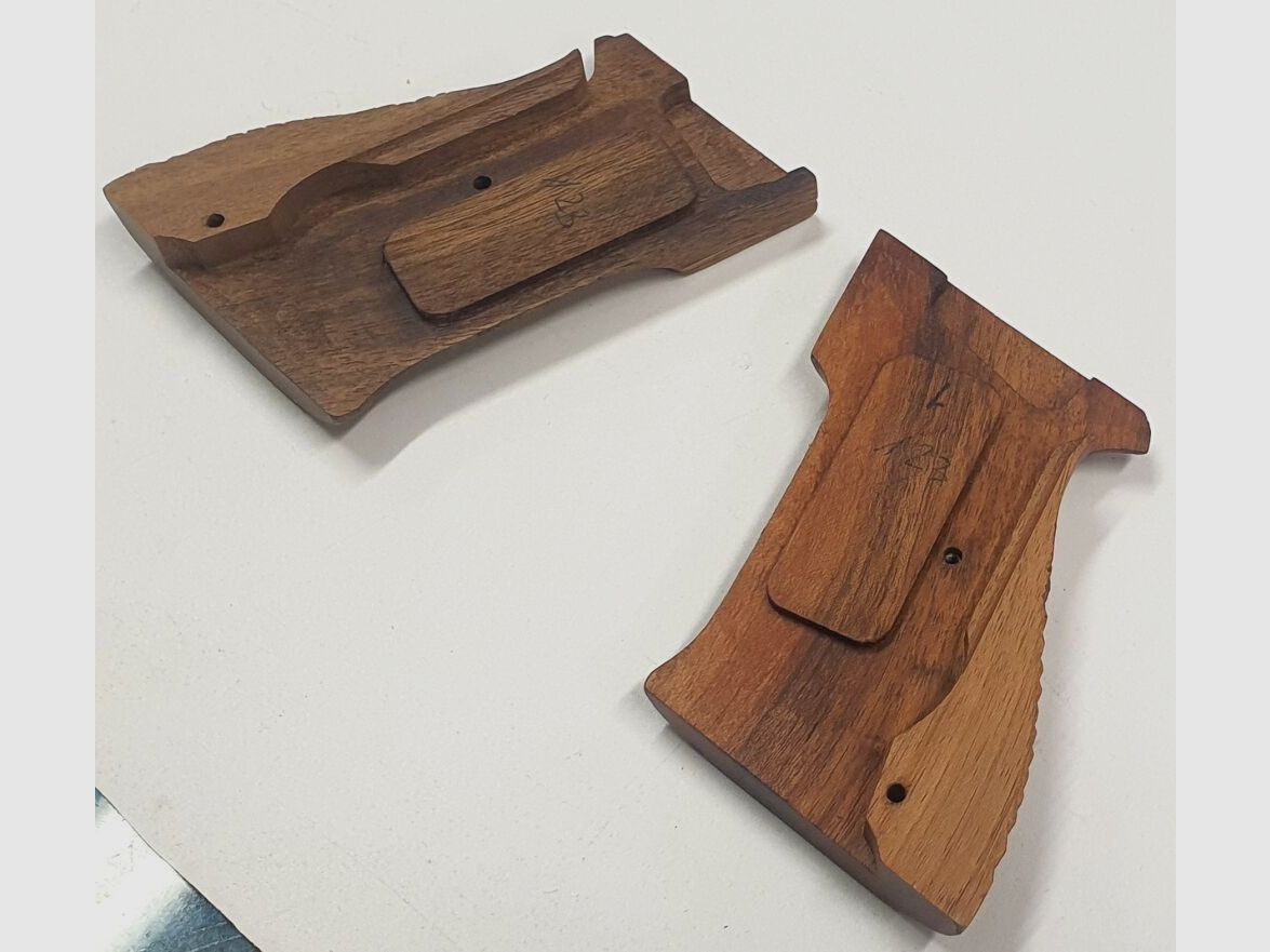 Unbekannt Matchgriffschalen aus Holz