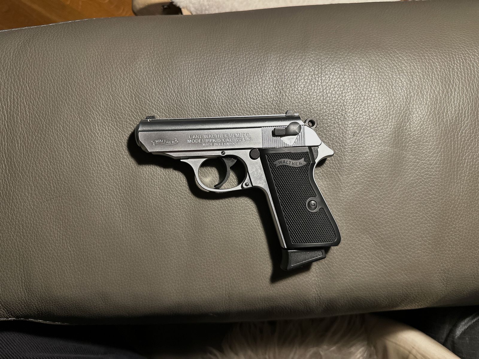 Walther PPK/S .22 lr – neuwertig, nur 10 Monate alt, wie neu!