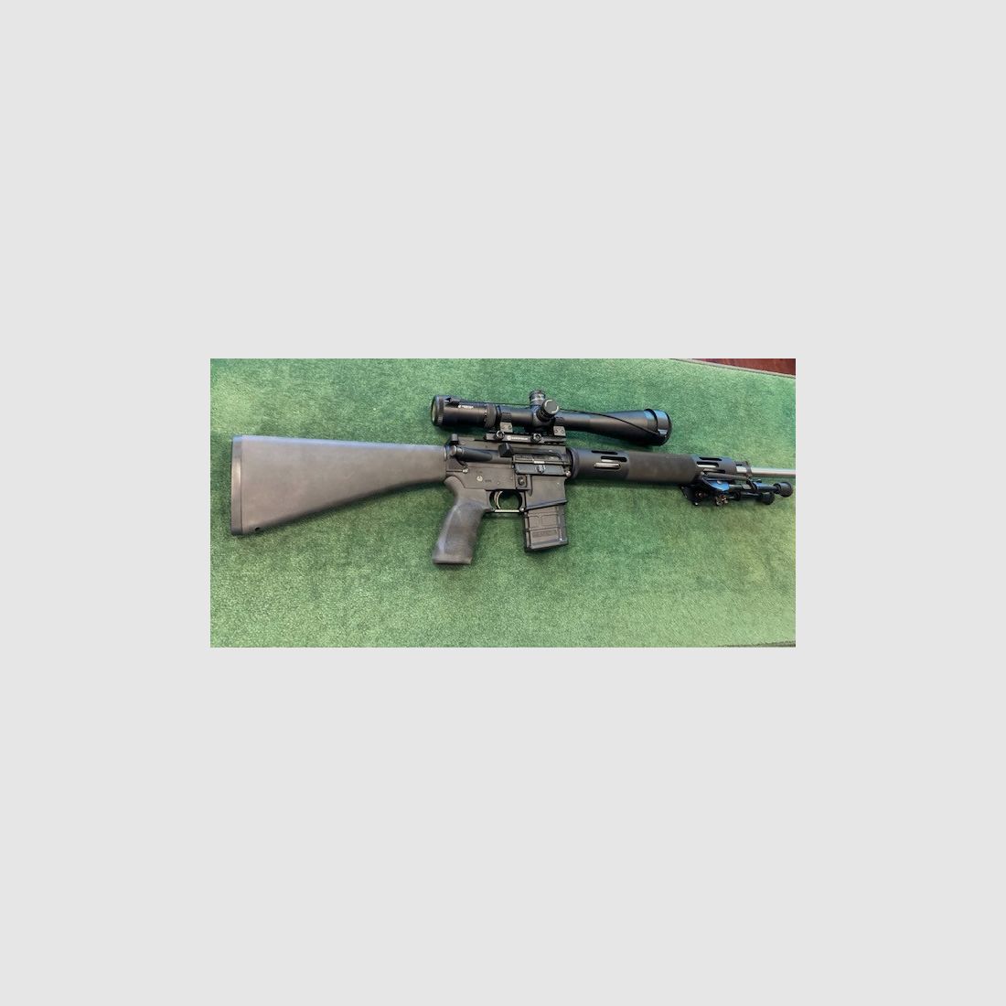 Splendide BUSHMASTER XM15-25 VARMINTER cal.223R, kit VORTEX VIPER 6-24X50 et montages Leupold, état comme neuf., image 2 sur 2