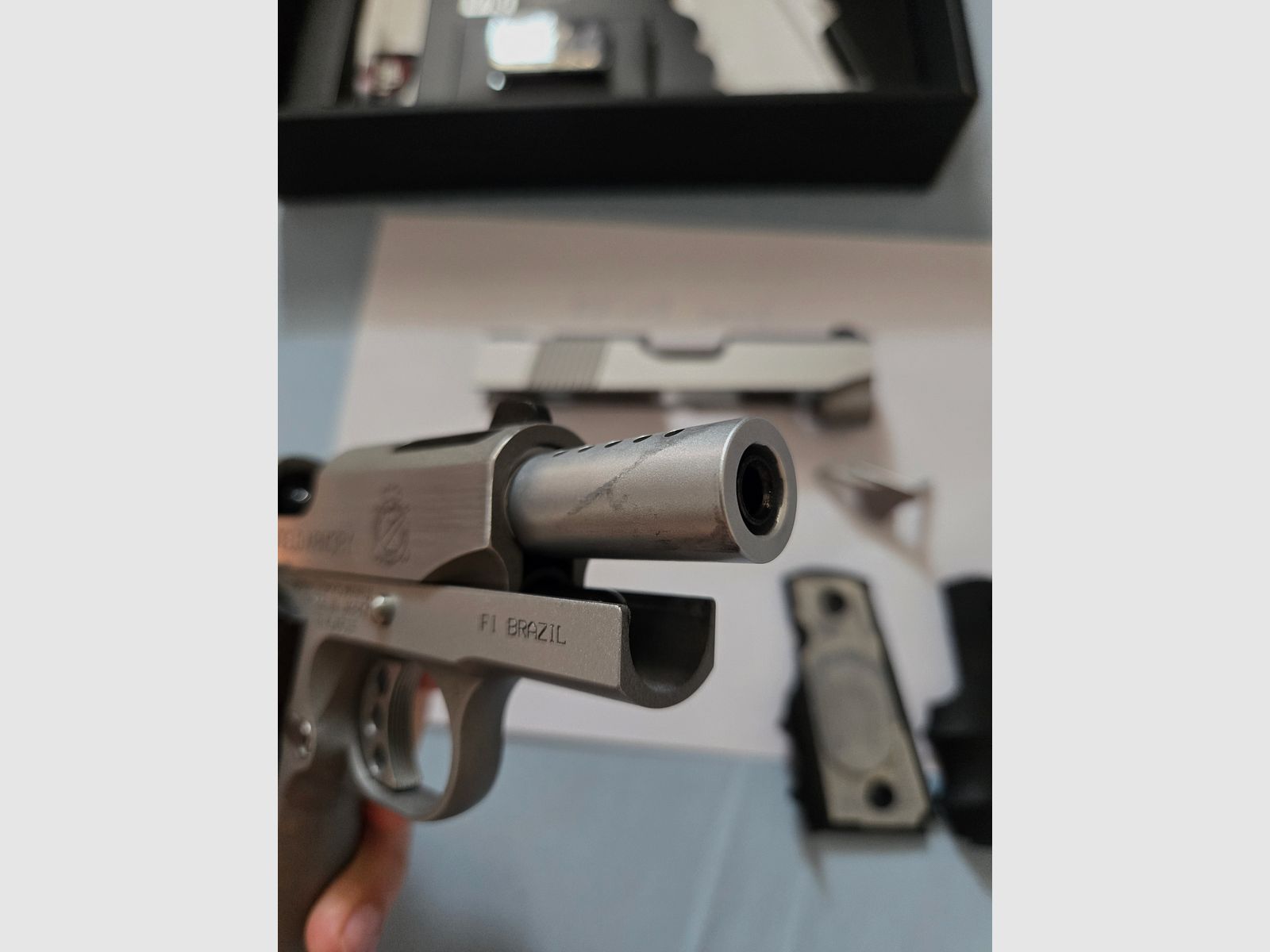 Airsoft Tokyo Marui V10 Ultra Compact GBB 6mm