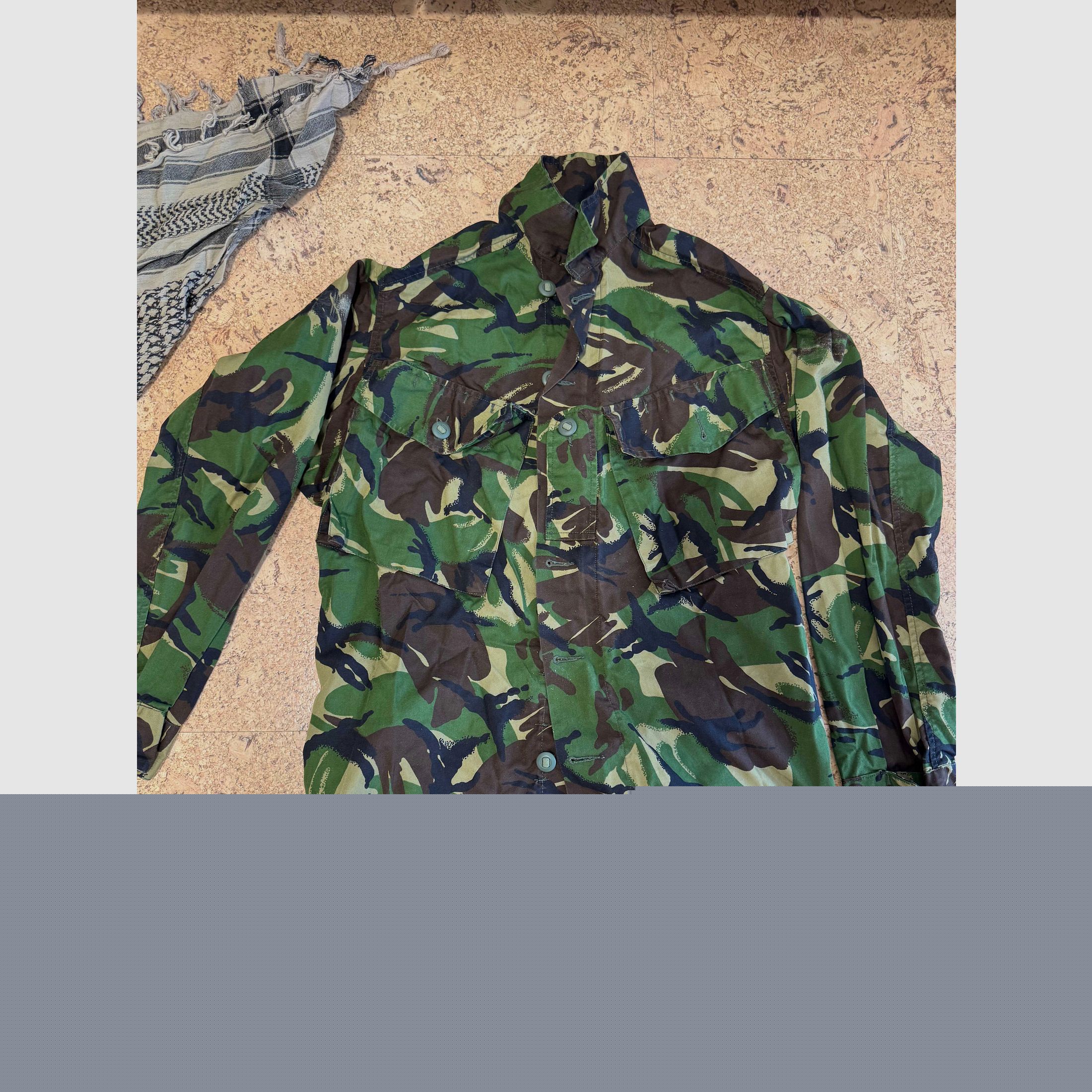 Airsoft-Ausrüstung zu verkaufen – Komplettes Set für Anfänger mit Zubehör in British Army Optik / DPM / Rebellen Outfit