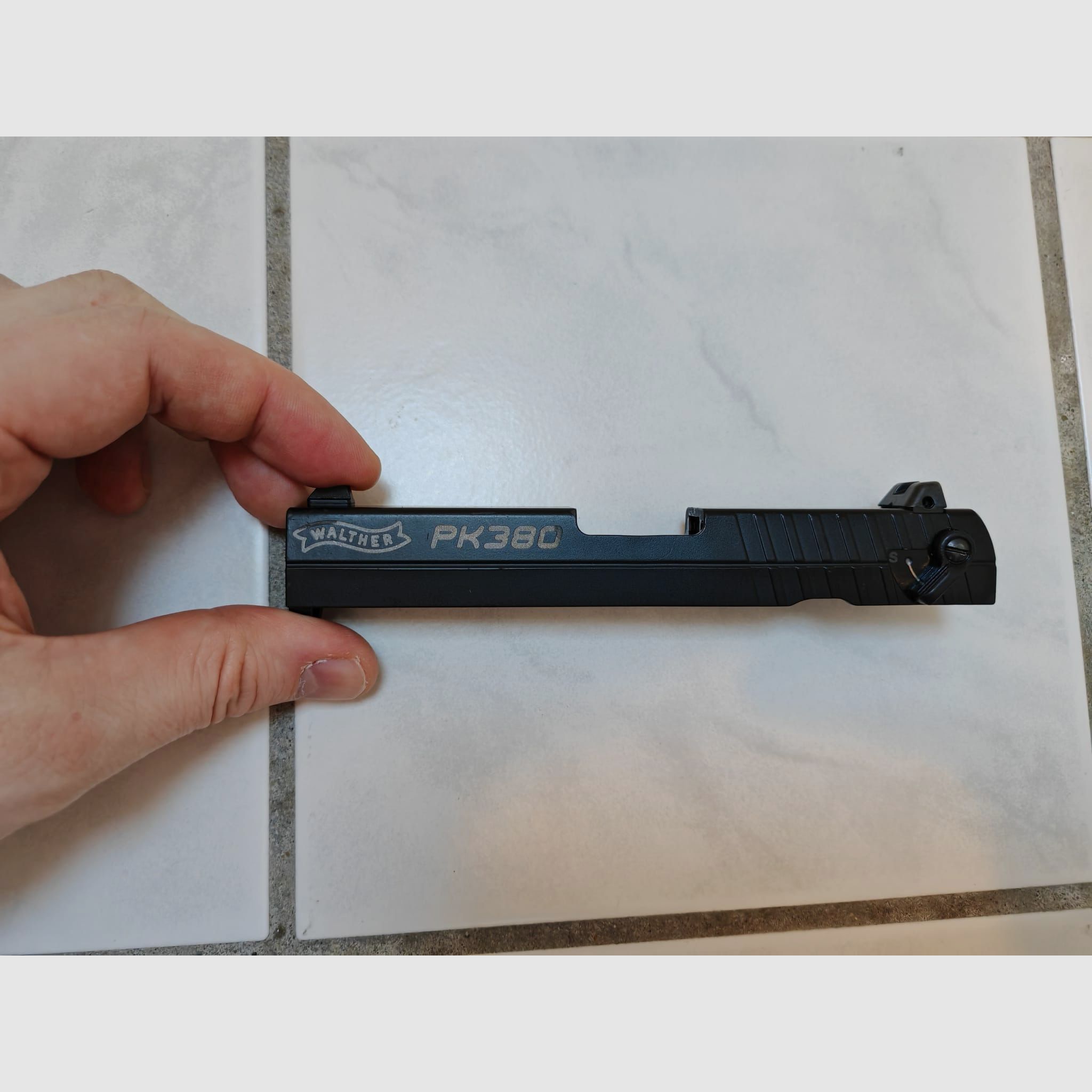 brünierter Ersatz / Wechselschlitten Verschluss für Umarex Walther PK380 9mm P.A.K. Gas- / Schreckschusspistole PtB 921
