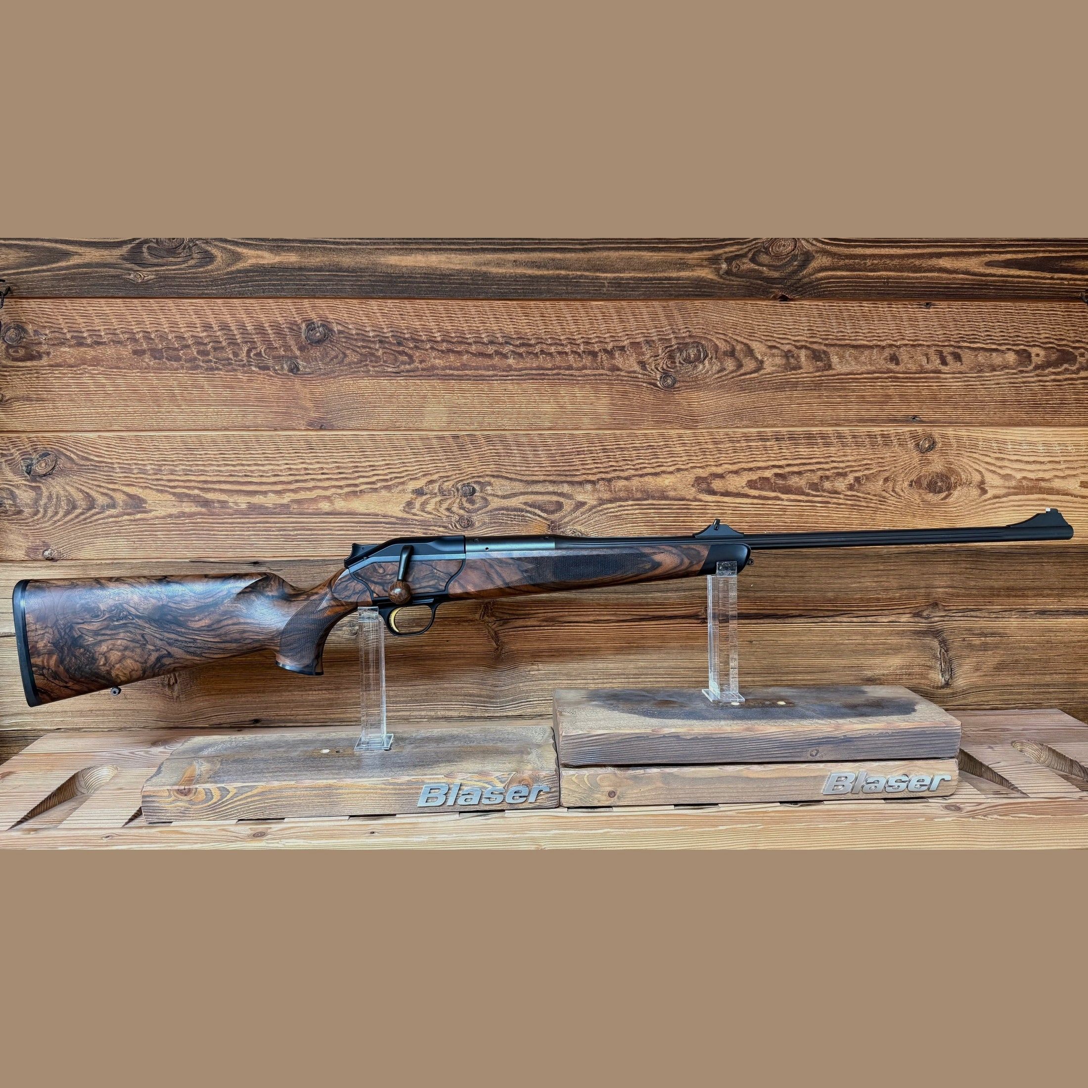 Blaser R8 grendelgeweer, afbeelding 6 van 12