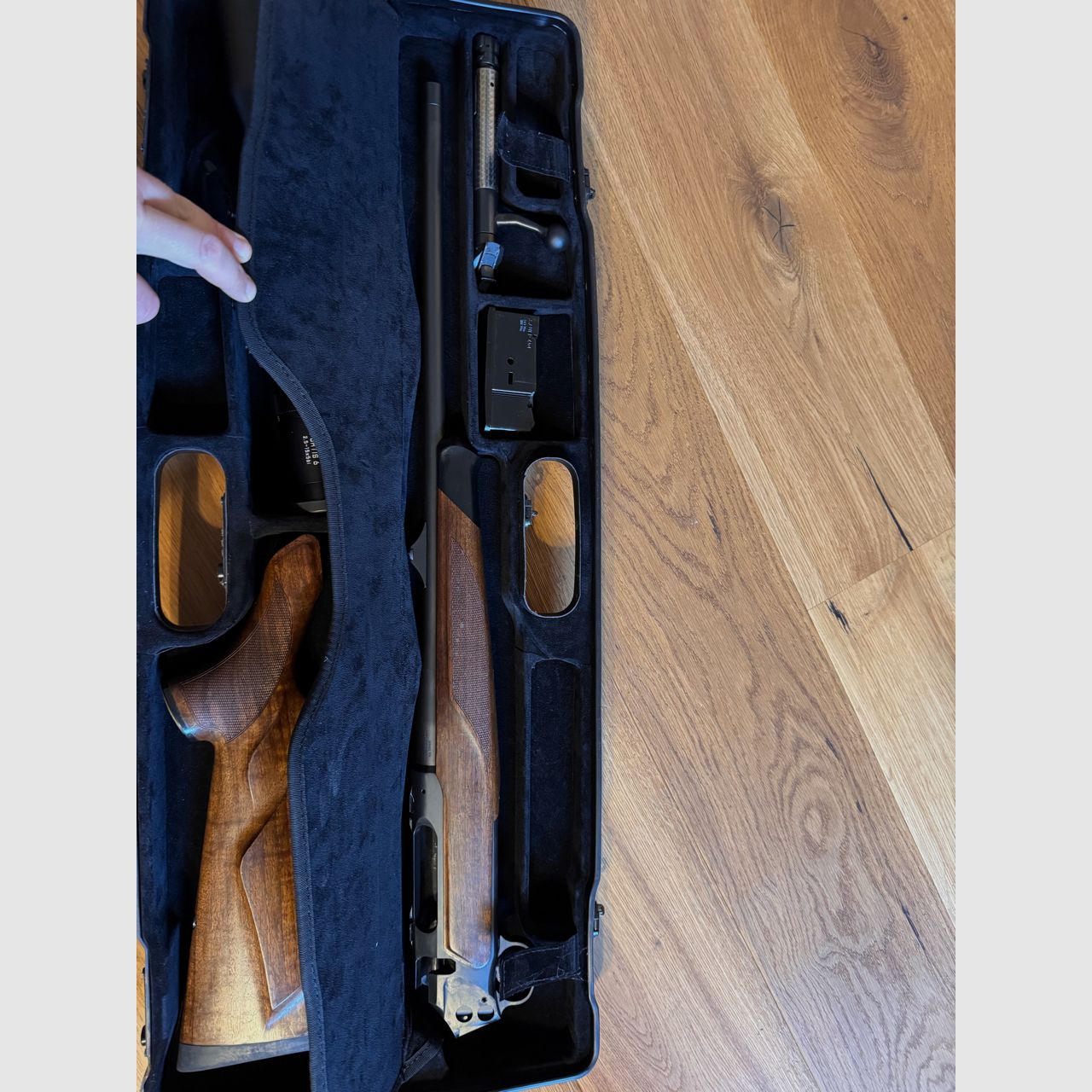 Sauer 404 .308 Win, steel system, with Leica Fortis 6, 2nd stock pair and extensive accessories - as good as new