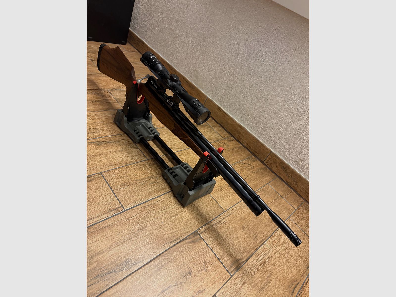 Air Arms S400 carbine 4.5mm walnut only used once