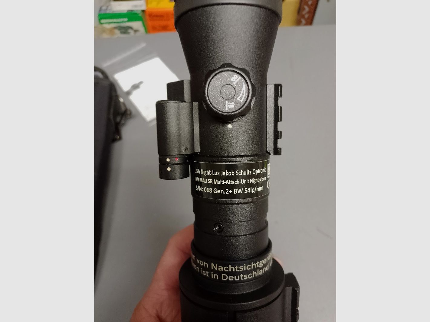 Noche de JSA MV MAU con tubo Gen.2+ verde (55–60 LP/mm)