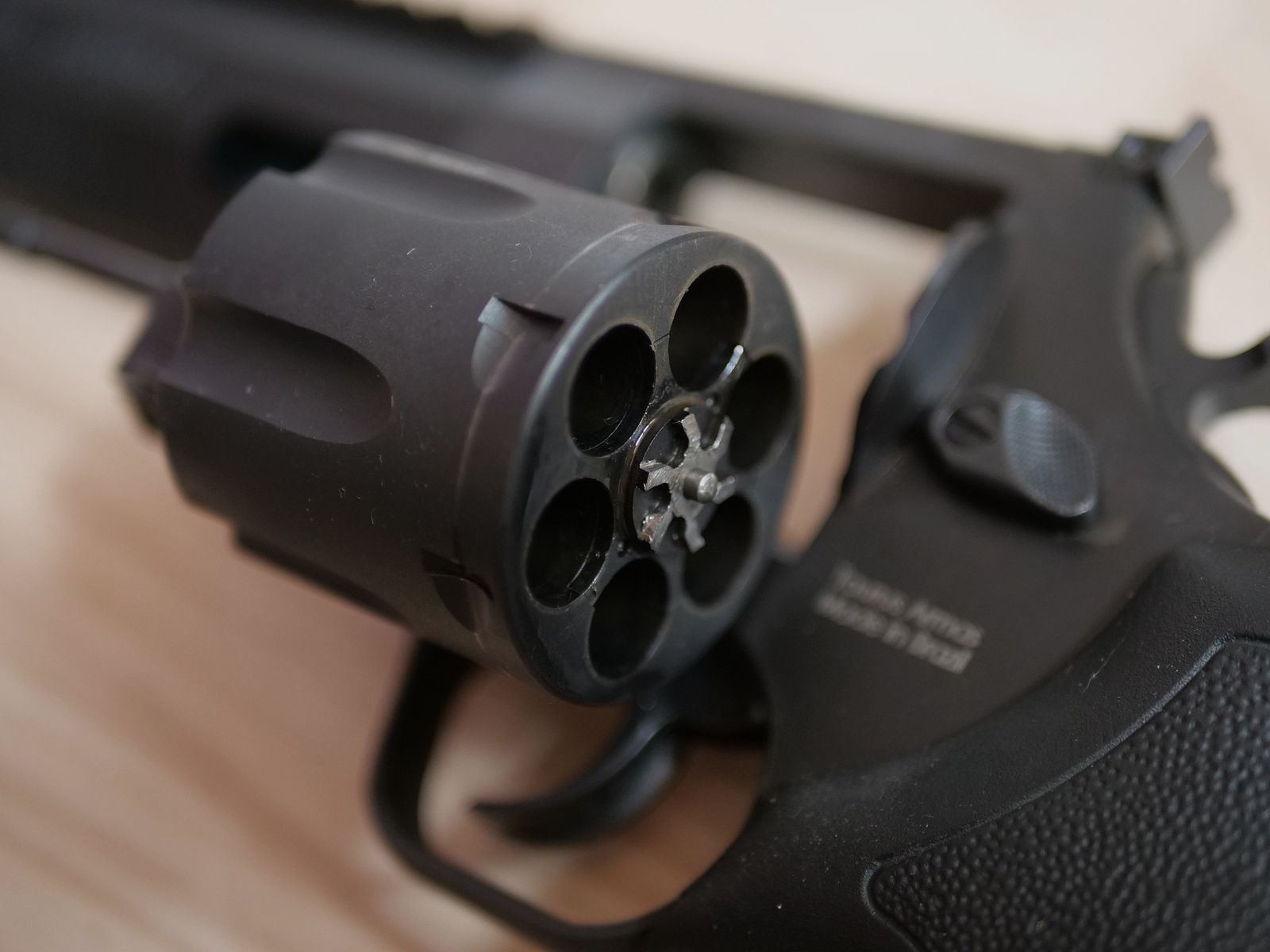 Taurus Revolver Raging Hunter – 6 3/4" caliber .44 Mag.