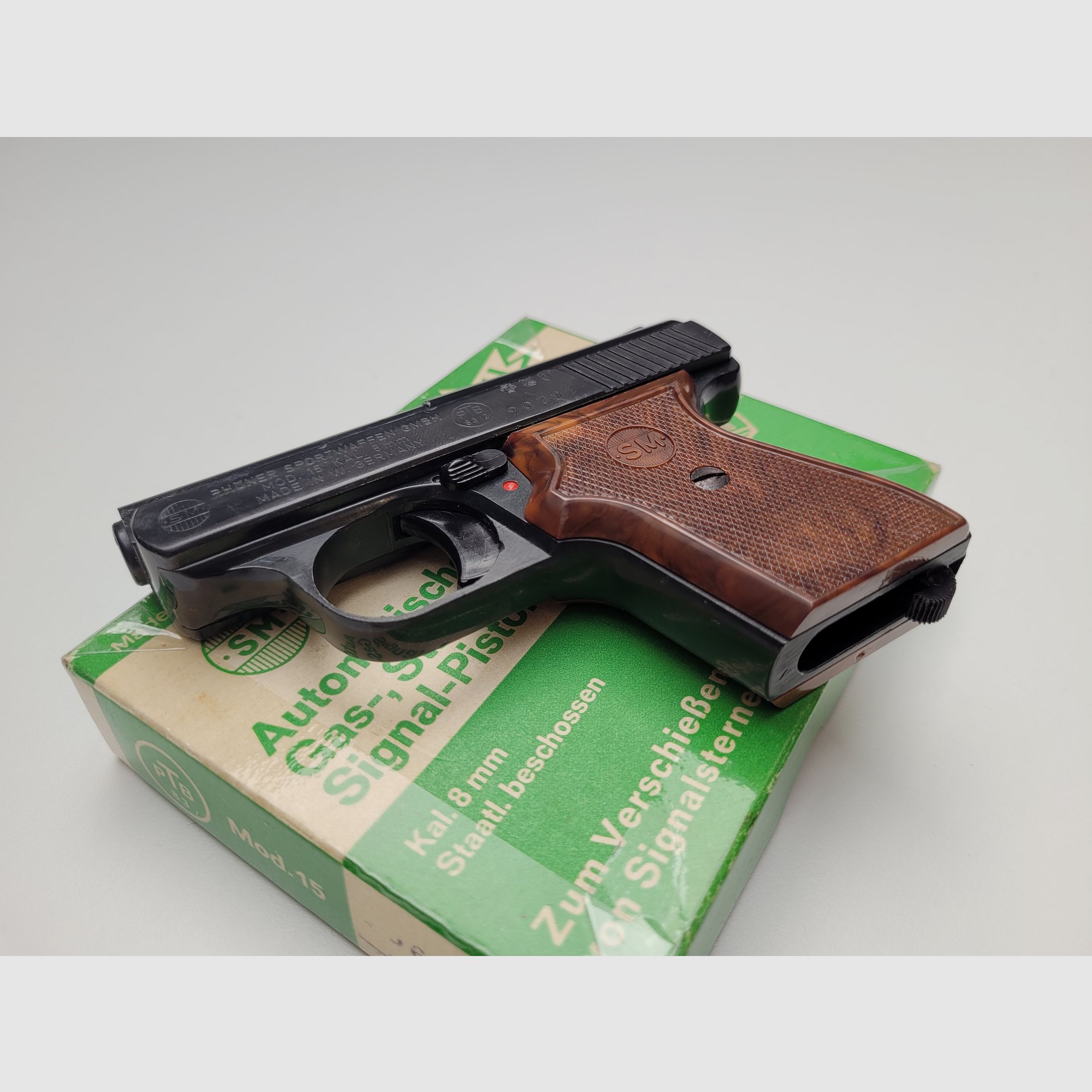 Rhöner SM 15 calibro 8 mm Knall nel PTB 83/2 con imballaggio originale, secondo caricatore e coppa di lancio