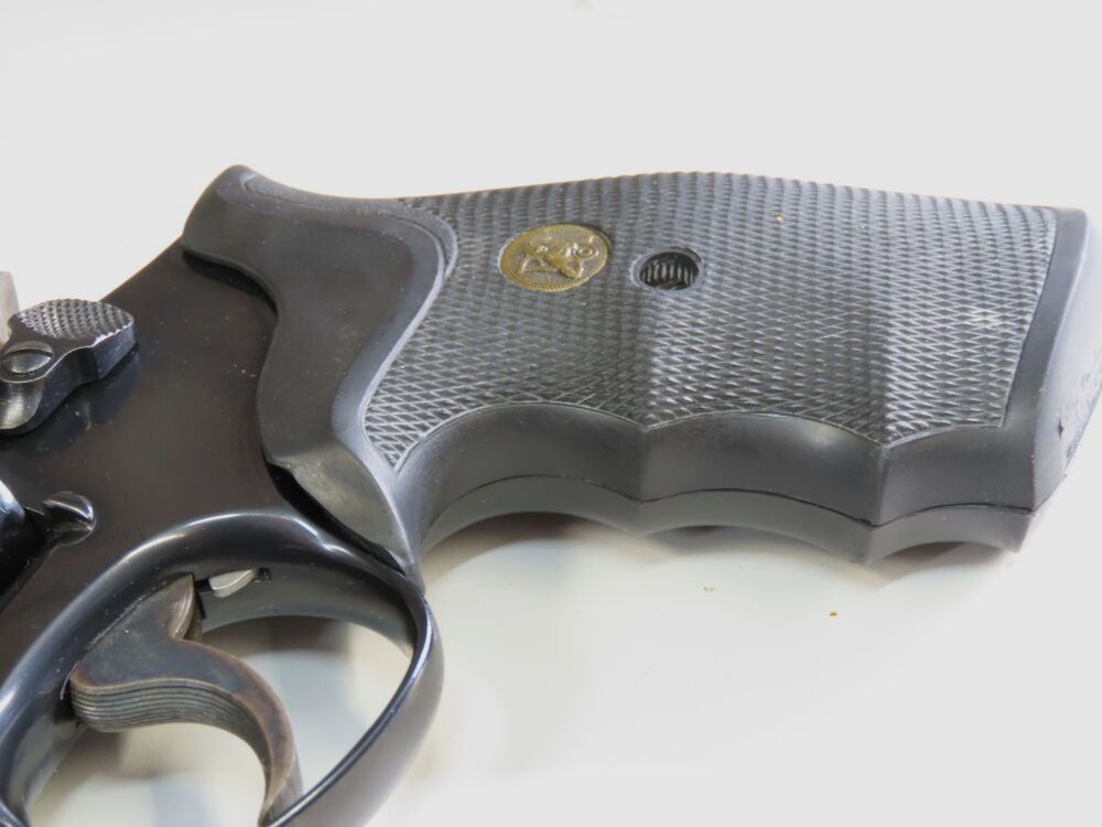 Smith & Wesson 617 in 6Zoll