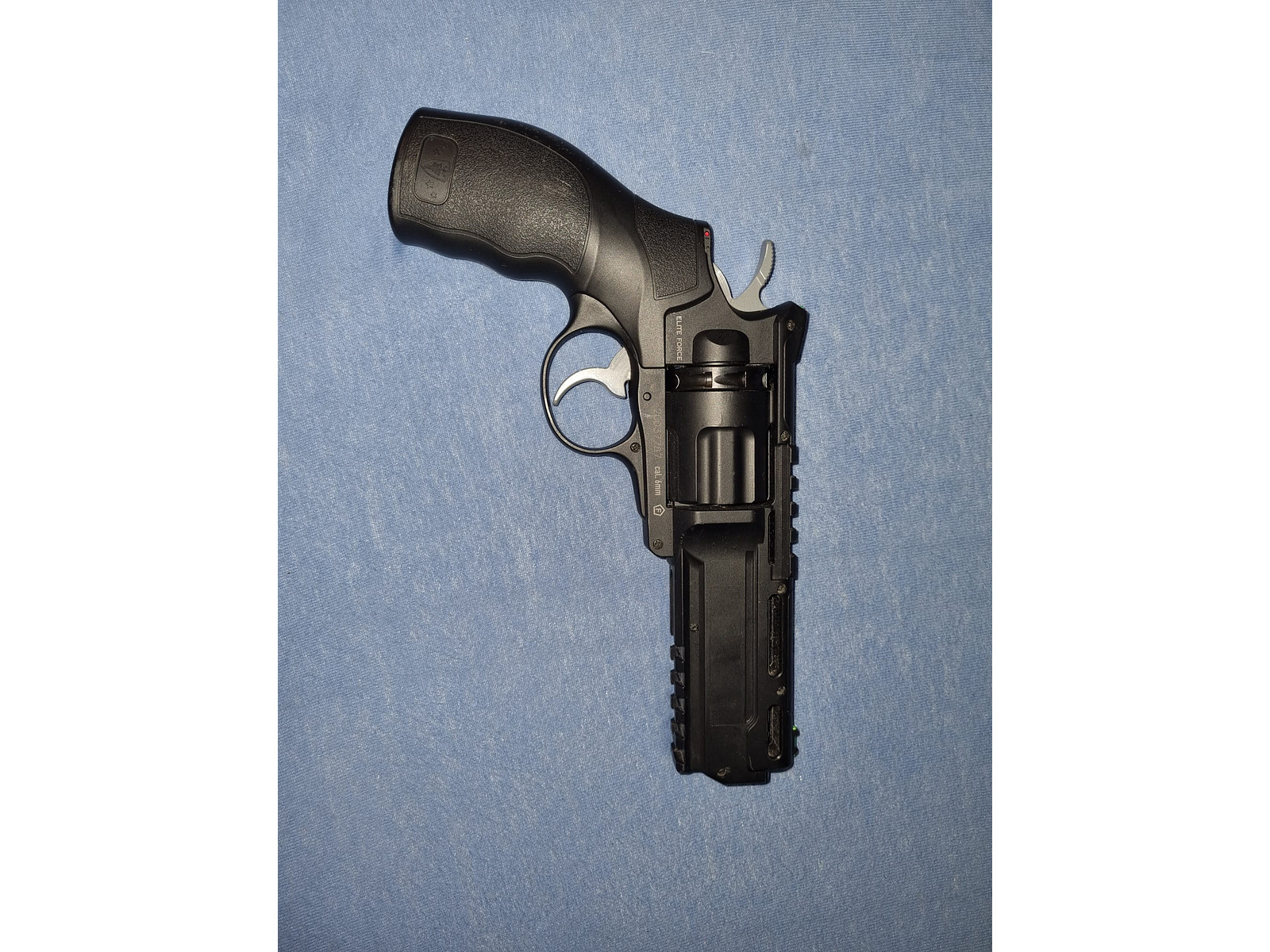 2x Elite Force H8R Revolver