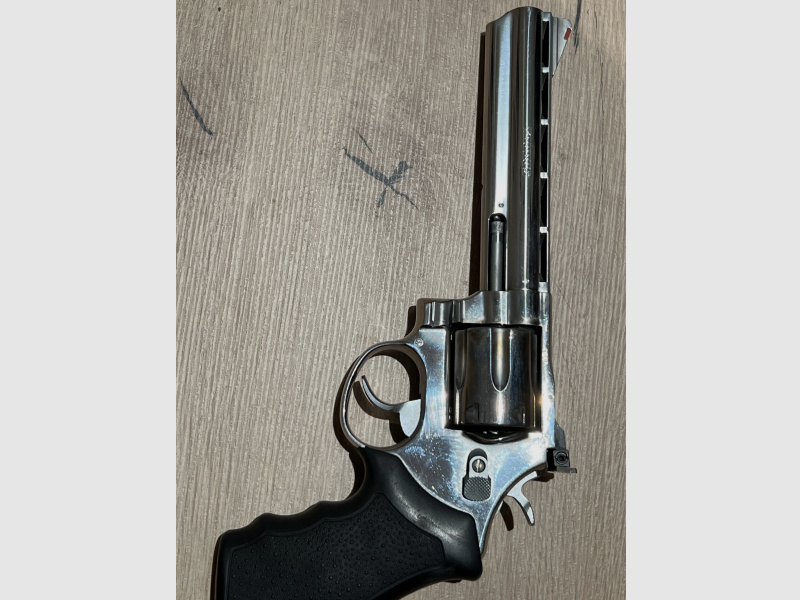 Taurus 357 Mag 6"