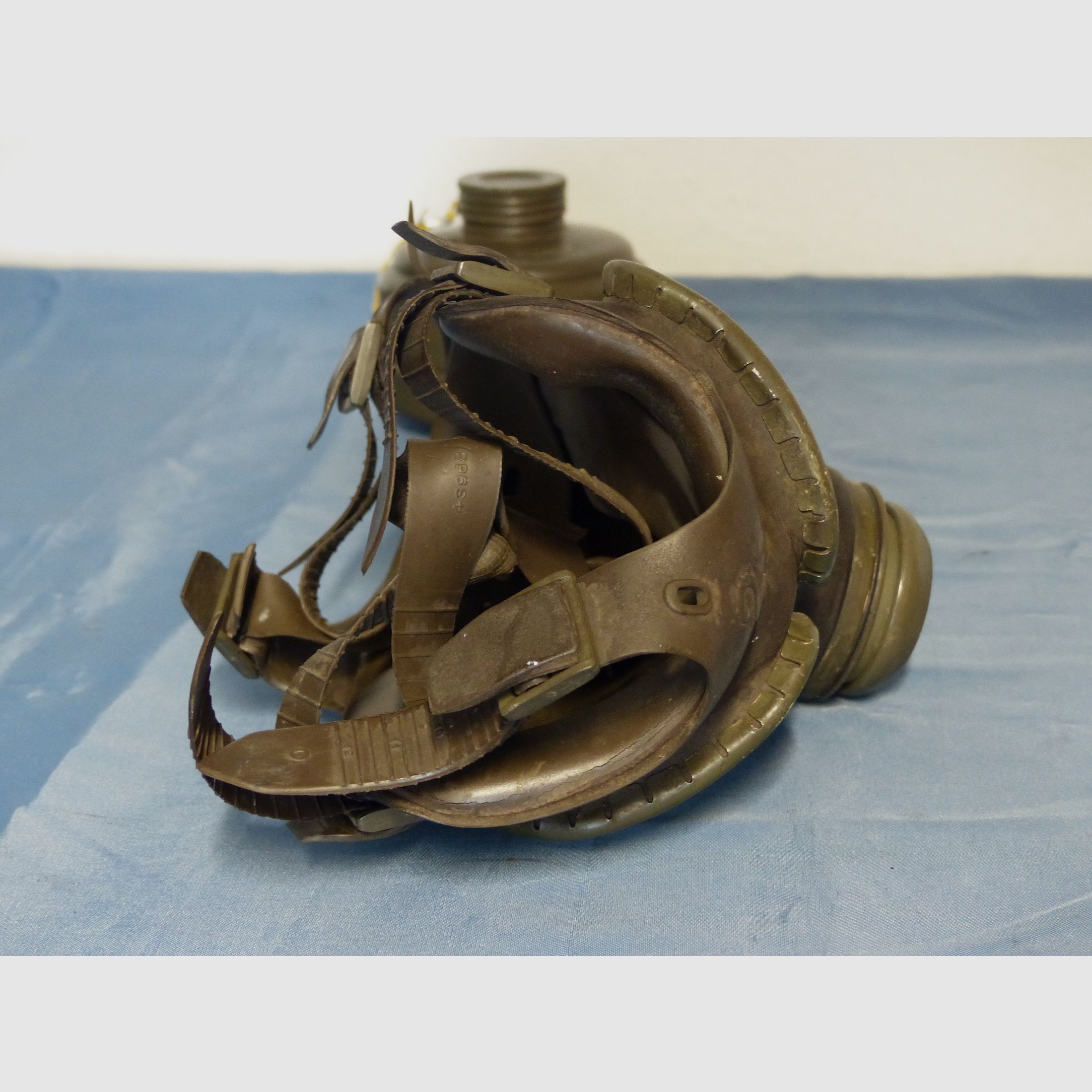 Original Bundeswehr gas mask respiratory protection M 65 ABC with filter dark 70s