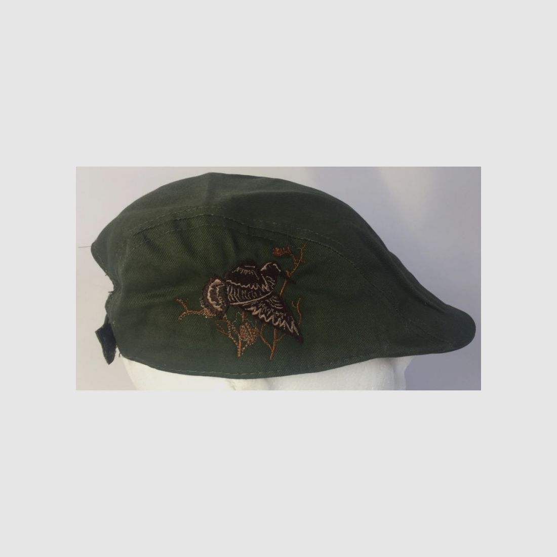 GROENE STOFFEN HOED MET HOUTKOUW EMBROIDERIE