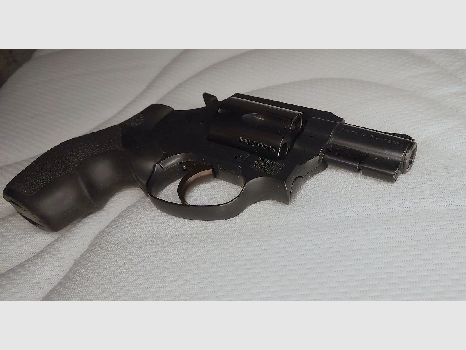 Weihrauch HW37 cal. 9mm R.K. (PTB 887) OVP in ottime condizioni (Arminius HW 37) con impugnature Hogue