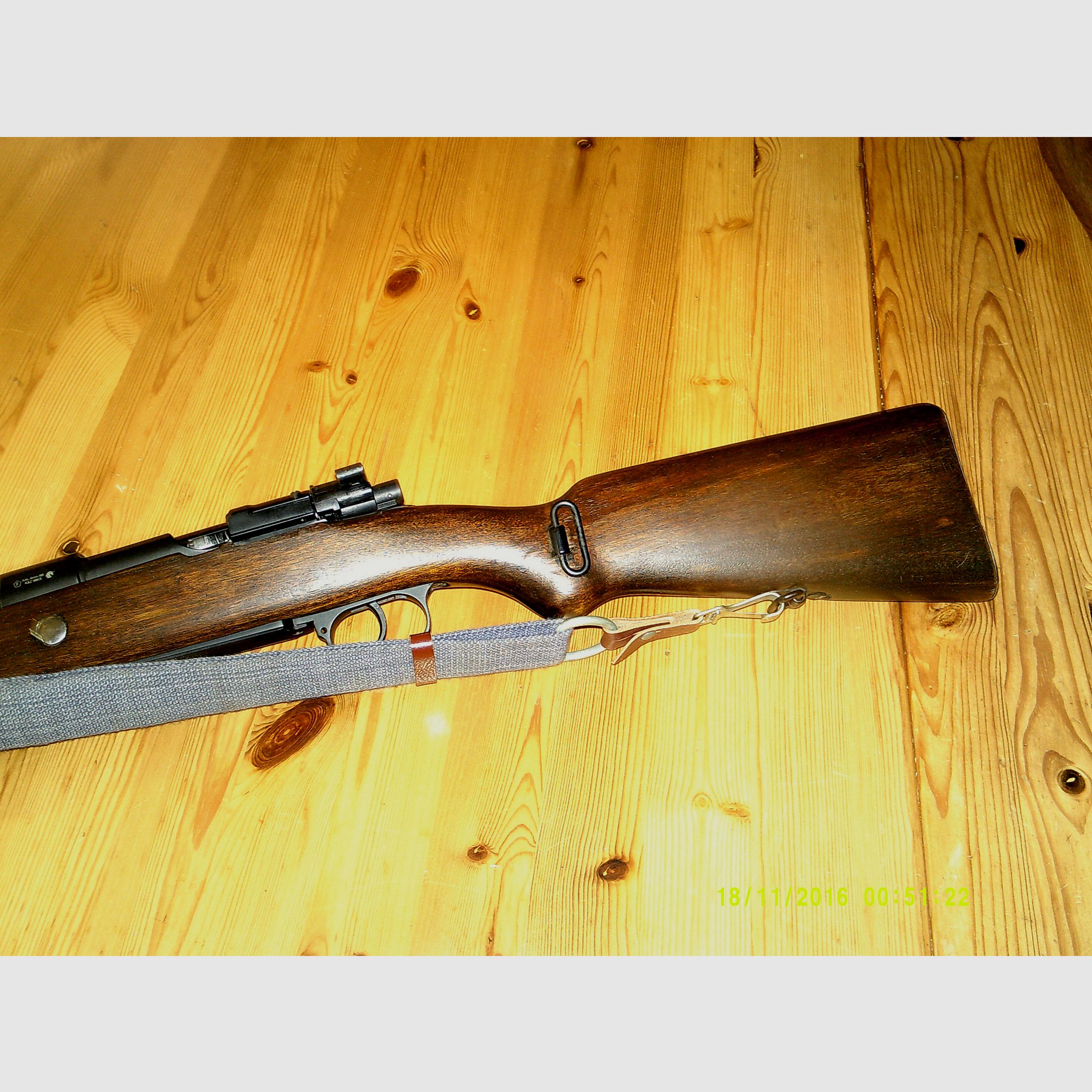 Double Bell Karabiner K 98 Kaliber 6mm BB  mit Holz und Kunststoff-Schaft.