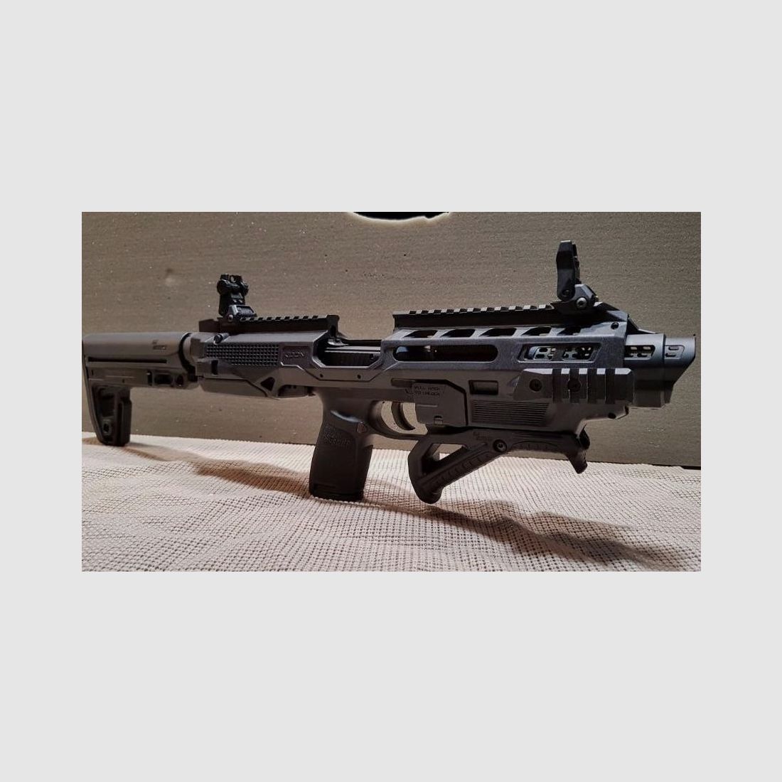 IMI Defense Kidon stock Glock
