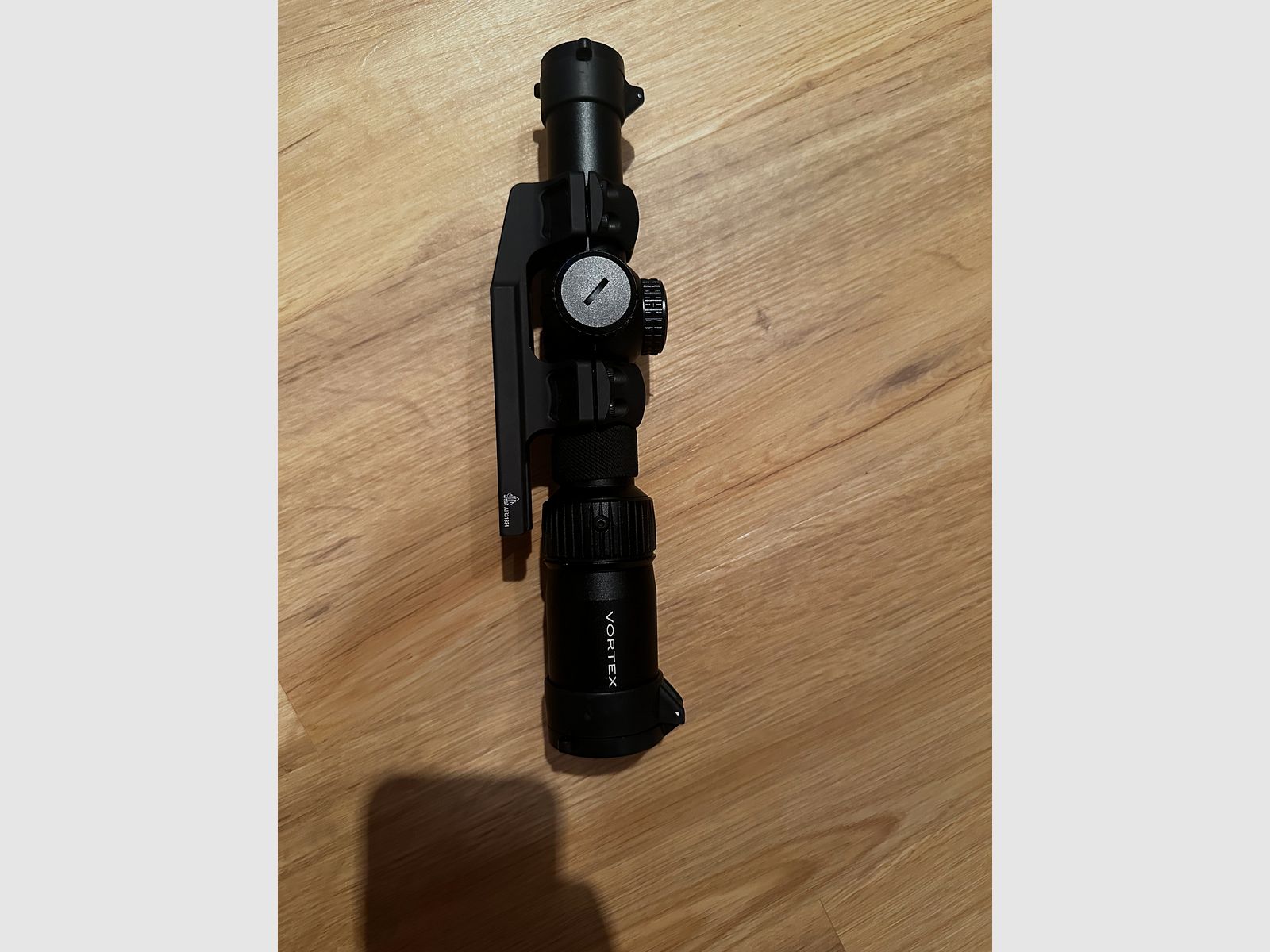 Vortex Strike Eagle 1-8 x 24 con montaggio