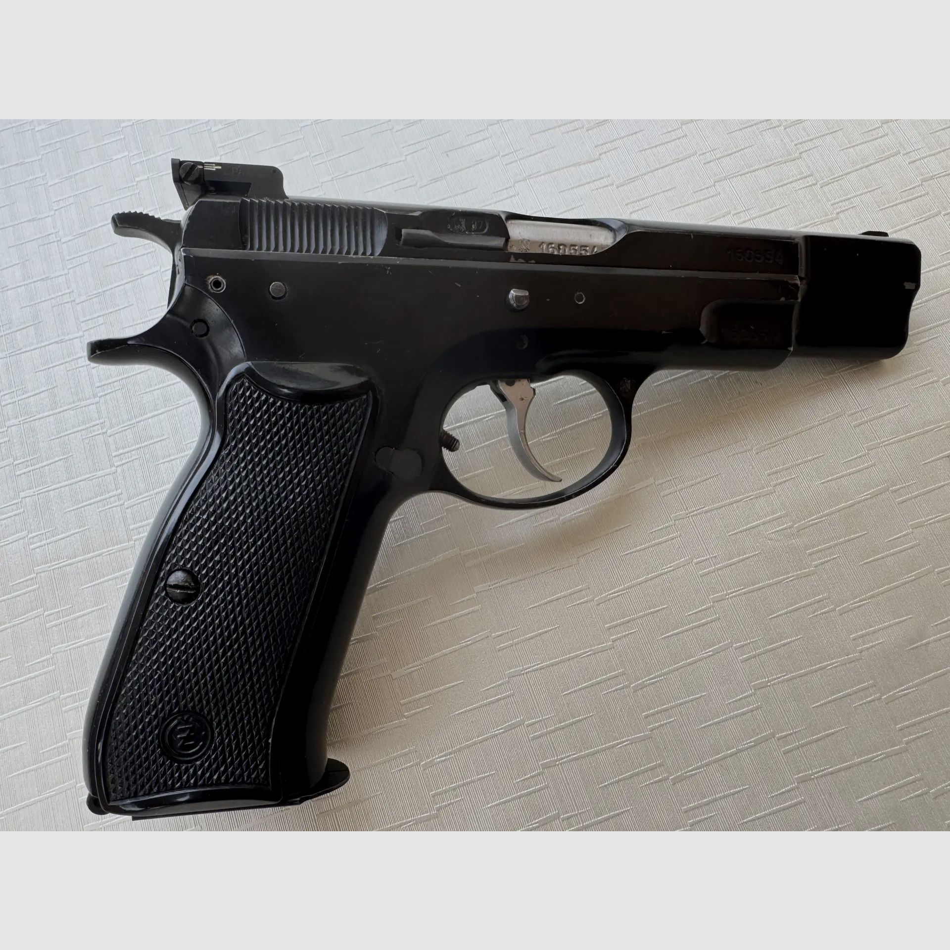 Brünner CZ 75, calibre 9mm Luger