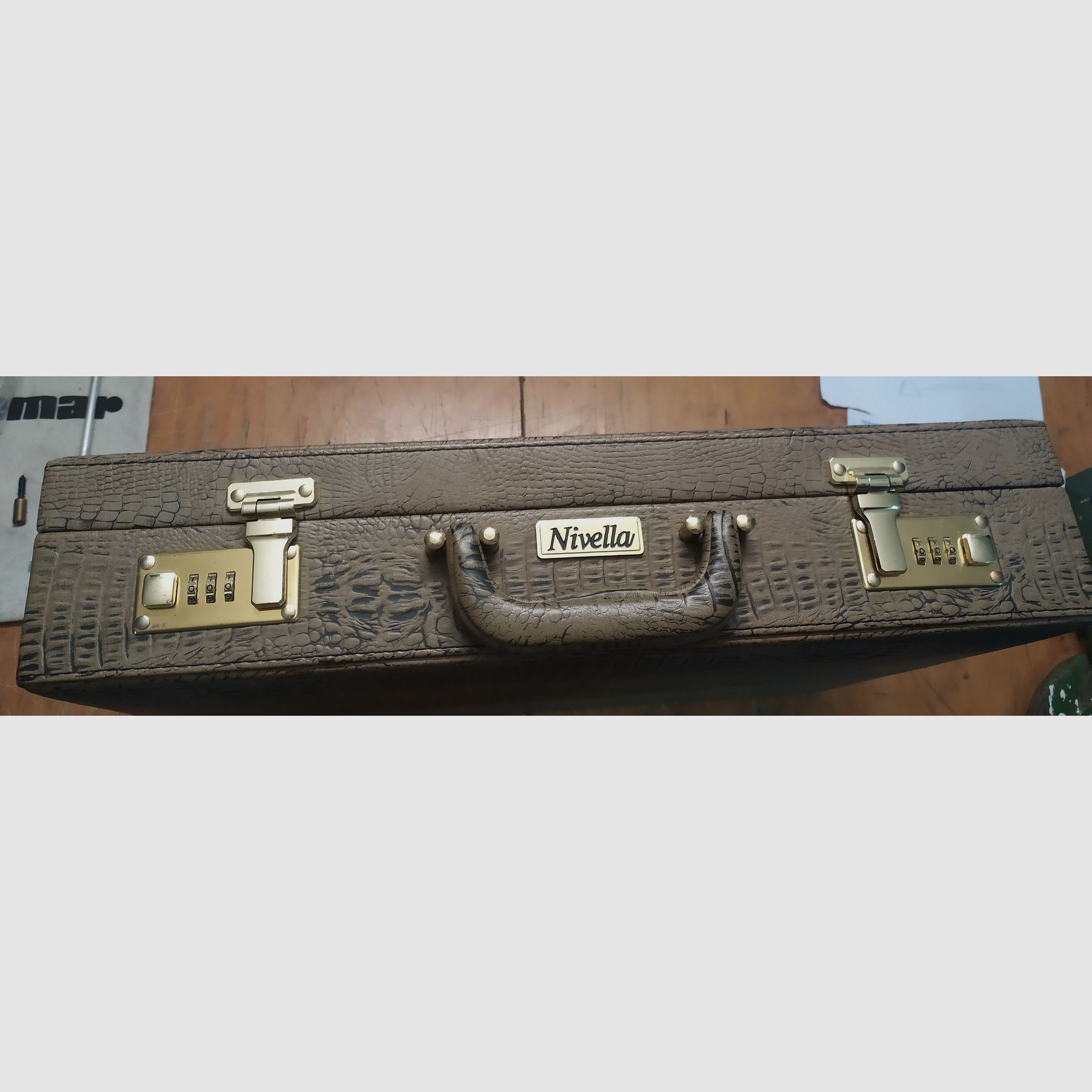 Attrezzatura completa per Paintball - Come nuova - con Marker Cal.68 e 2 serbatoi di CO2 ecc.