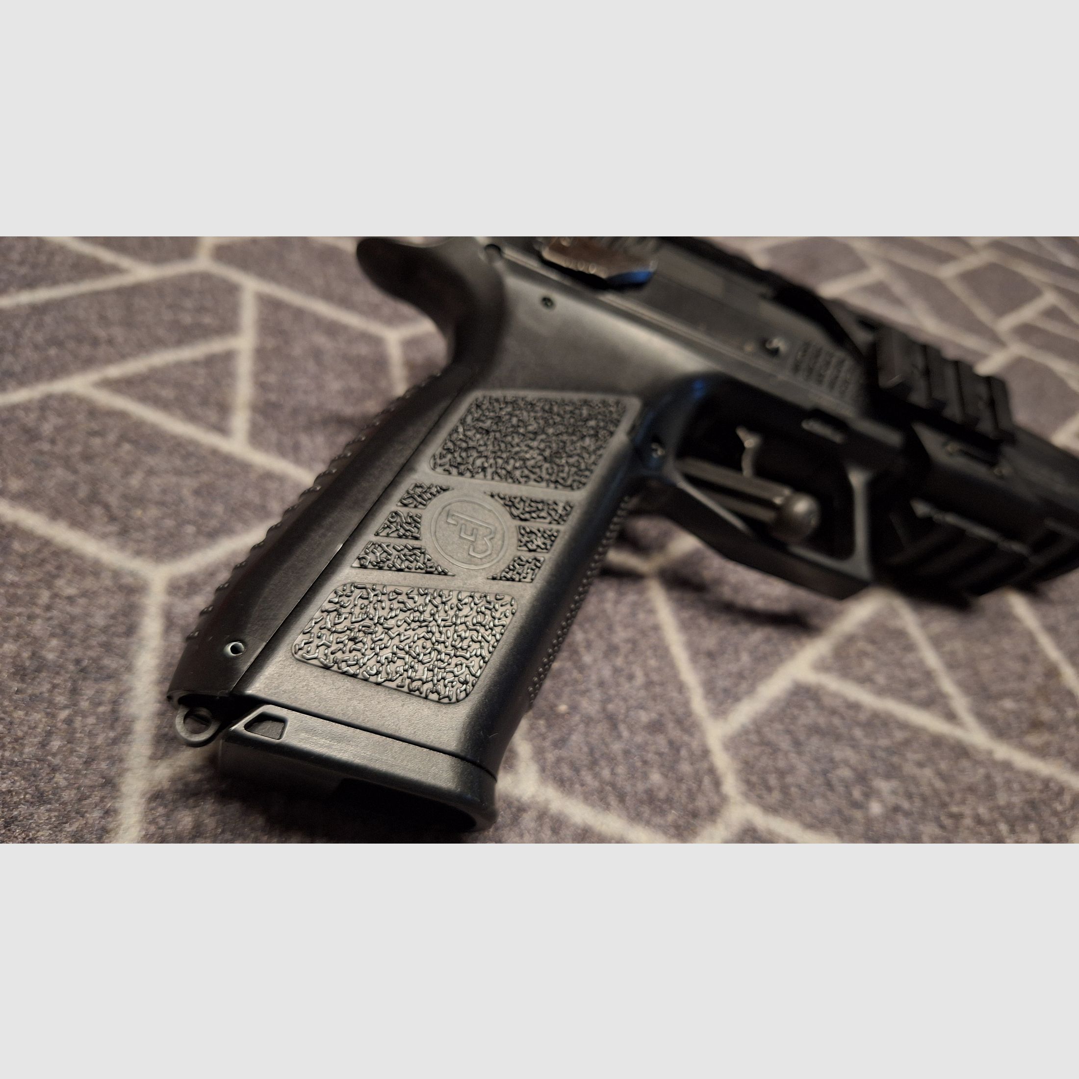 CZ P-09 Duty 4,5 mm Diabolo/Stahl BB Co2-Pistole Blow Back, Bild 3 von 12