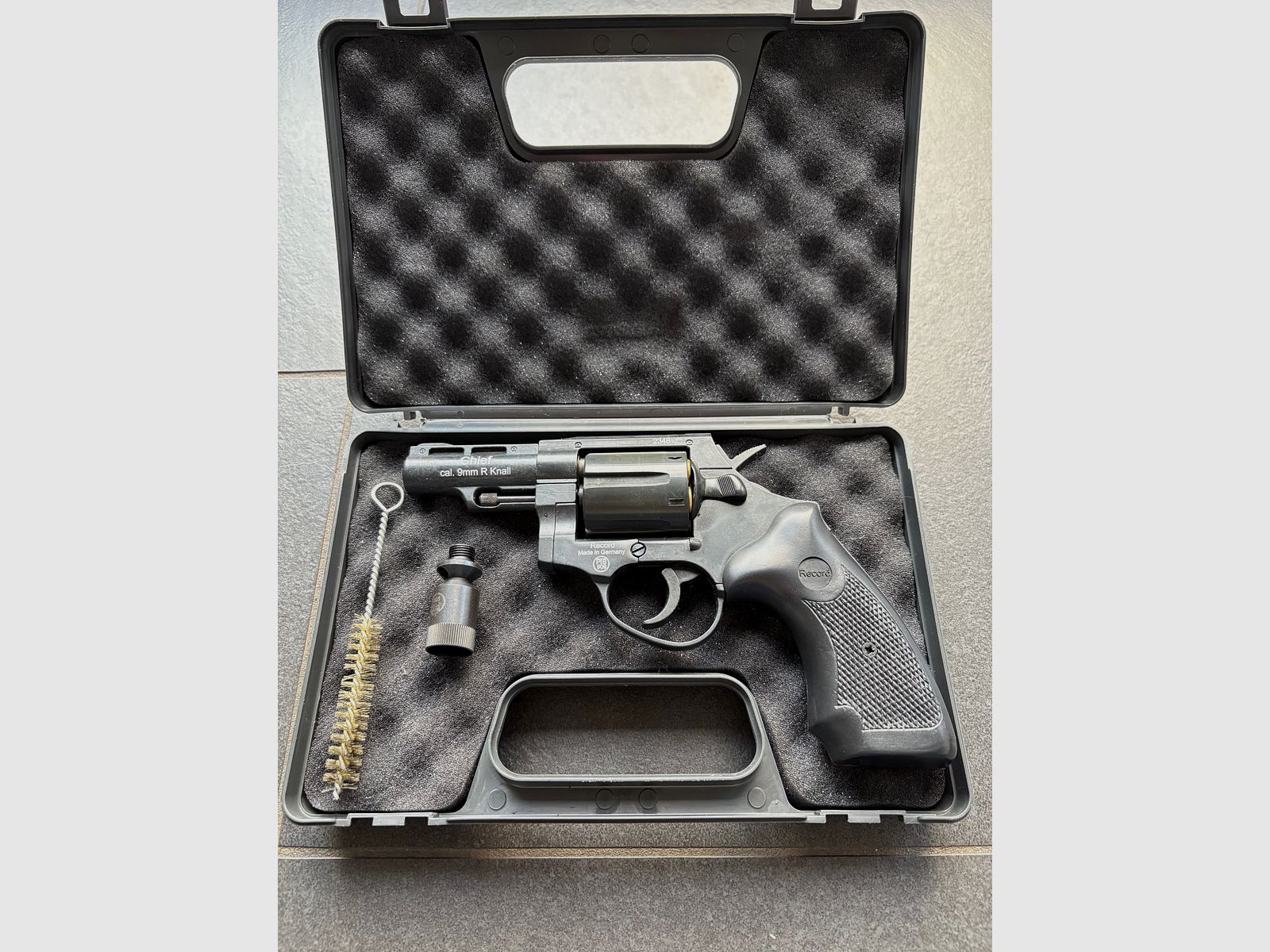 Schreckschusspistole Record Mod. Chief Cal. 9mm R Knall
