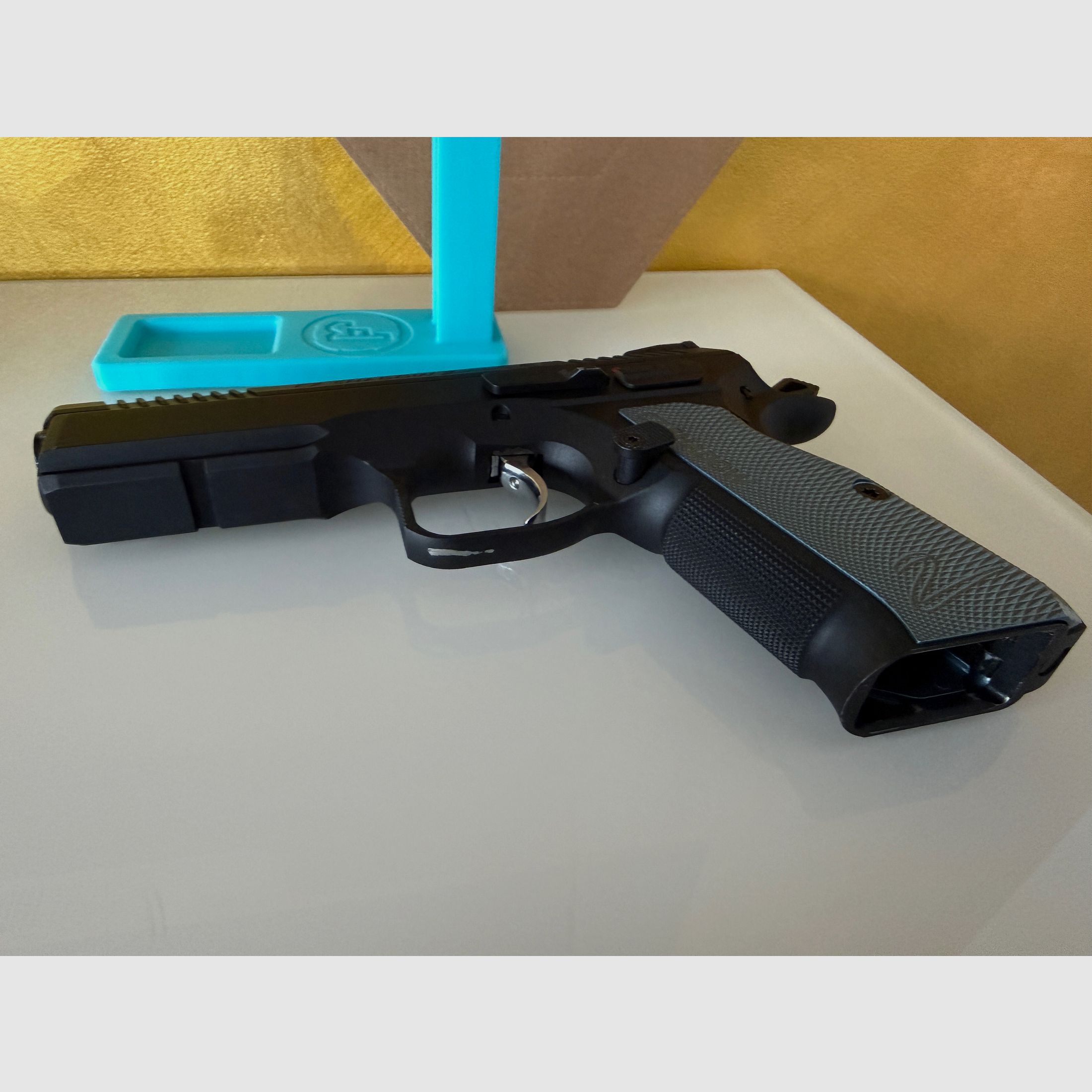 CZ Shadow 2 ASG i cele (Softair; AIPSC)