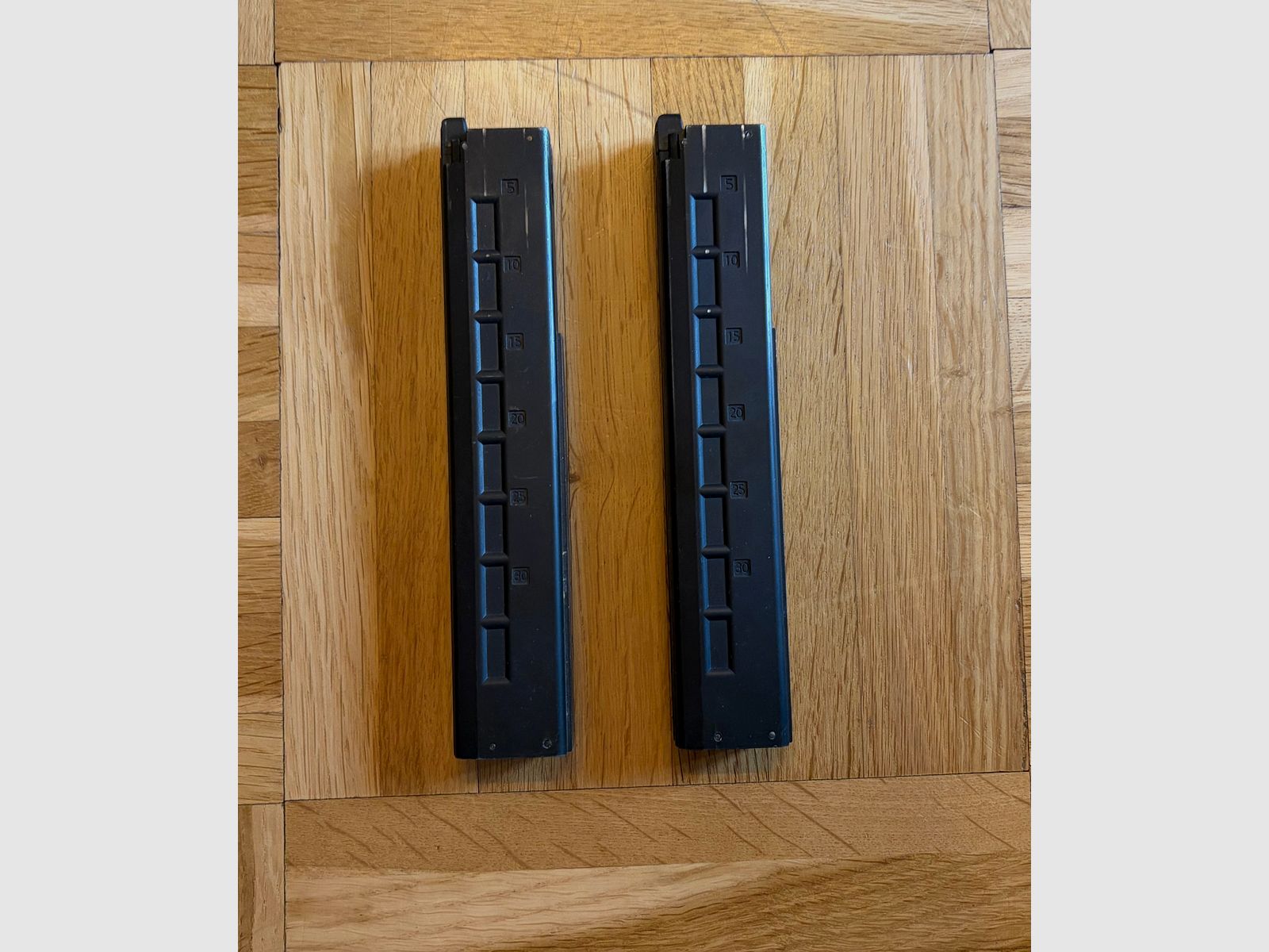 B&T MP9 A3 GBB von KWA – mit 3 Magazinen & Explosionszeichnung – guter Zustand