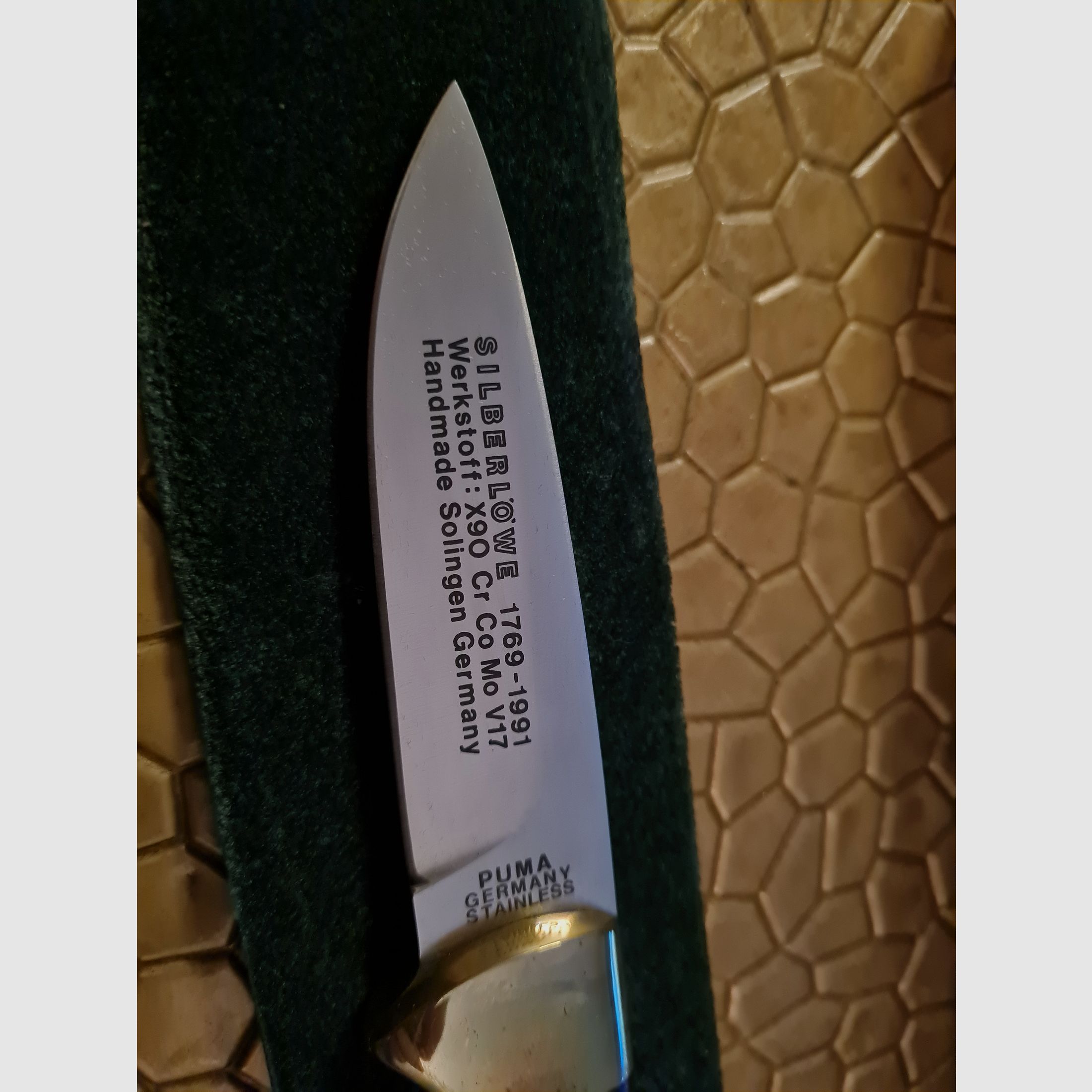 Puma Zilveren Leeuw Nr. 145/222