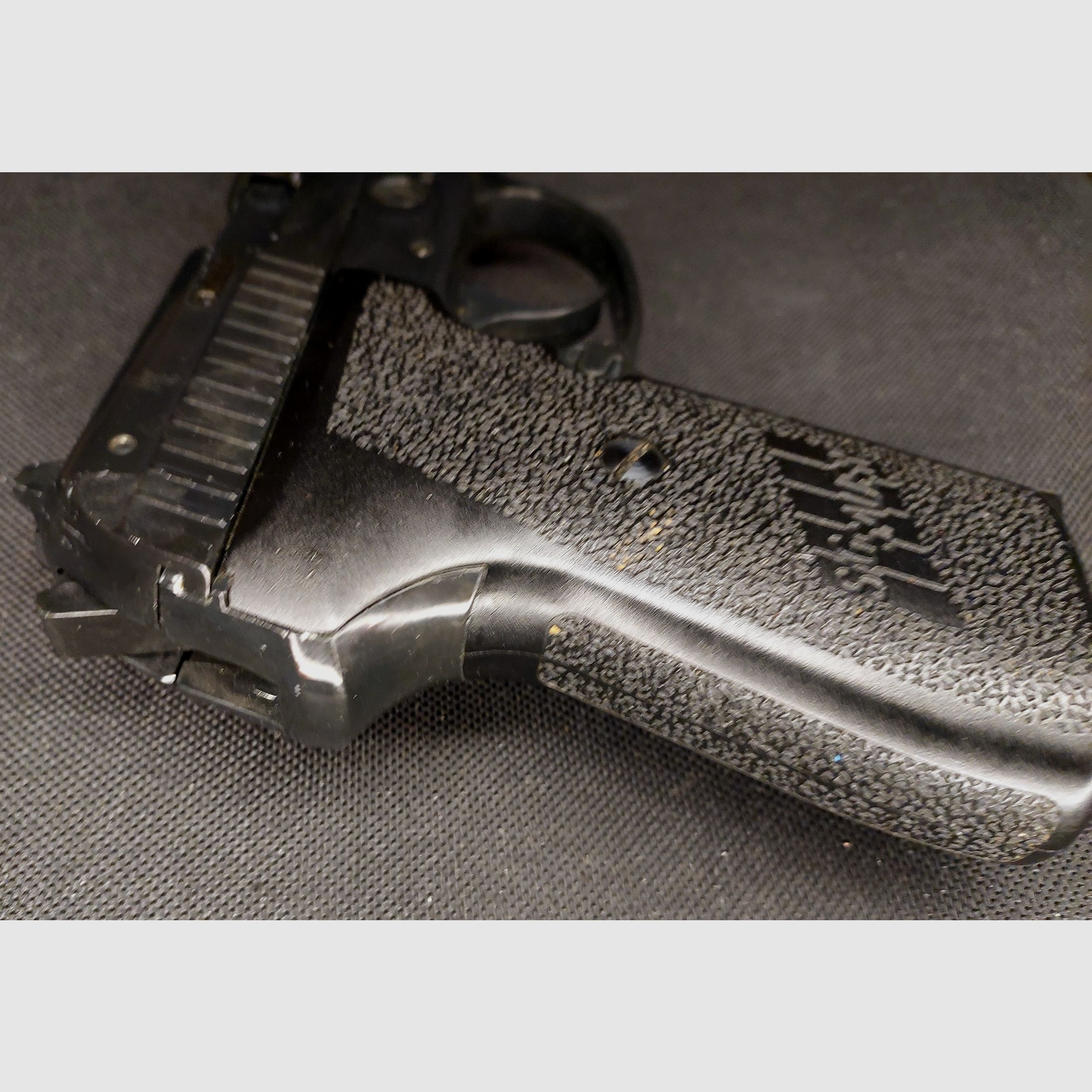 Sig Sauer P239 Schreckschusspistole im Kaliber 9 mm P.A.K. aus dem originalen SIG „Backup‑Set“ (PTB 696)
