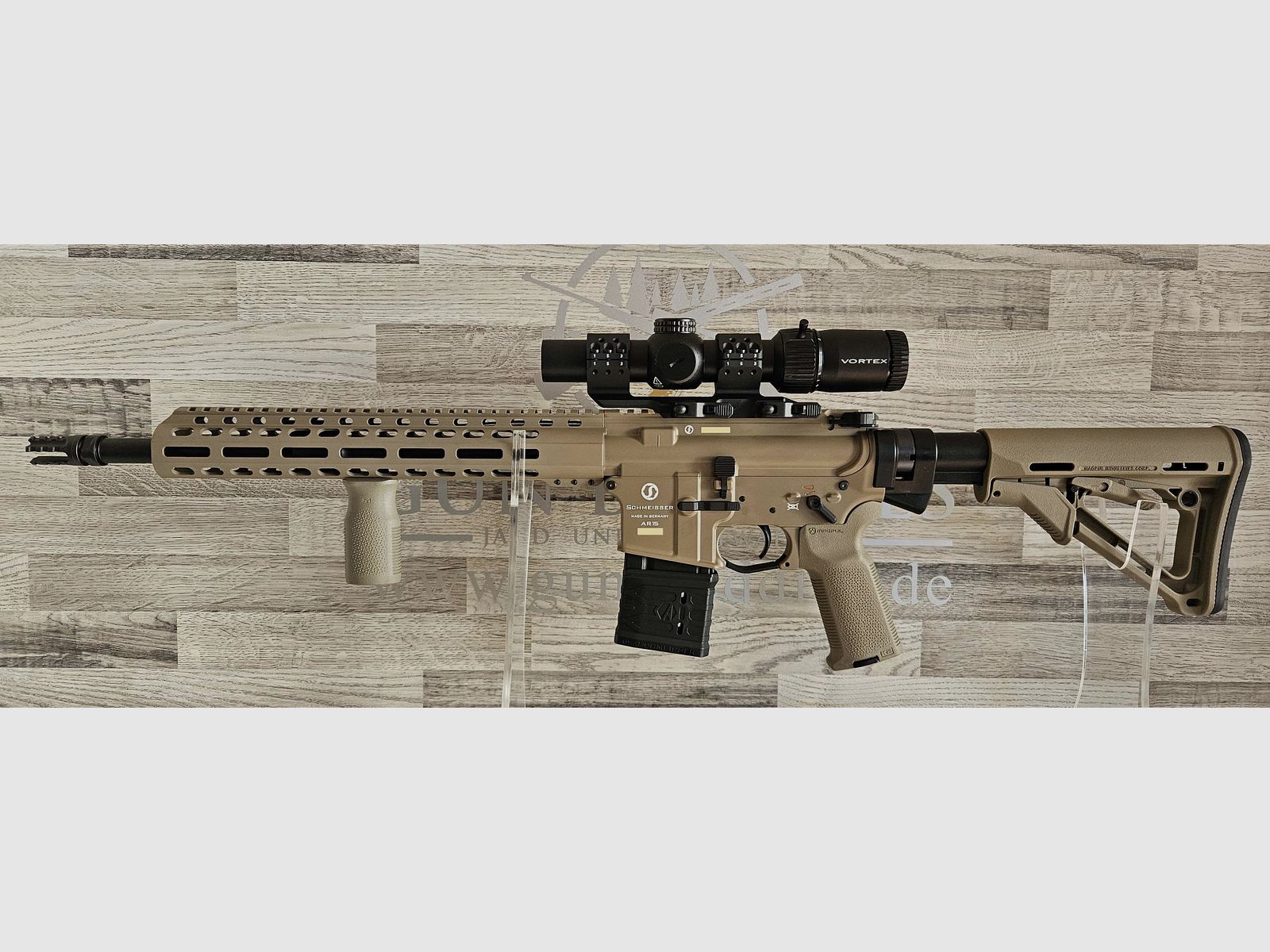 Schmeisser AR15 M4FL 14,5" FDE MAGPUL Cal. .223Rem con Vortex Strike Eagle - Producto nuevo del comercio especializado