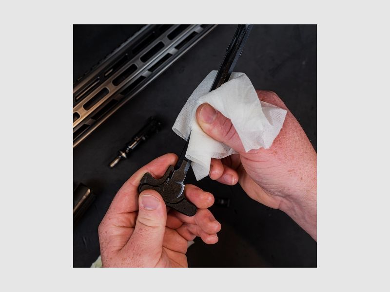 Lingettes de nettoyage Otis 085 CLP dans un distributeur pratique, 75 lingettes