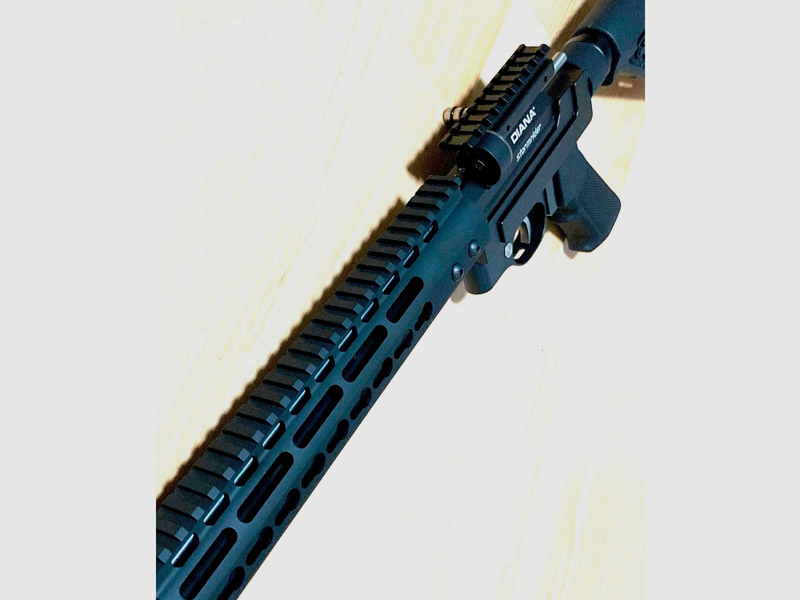 Carabine à air Diana Stormrider avec système de crosse aluminium AR15-Tactical et lunette 3-9x32, F libre dès 18 ans avec kit export 35J