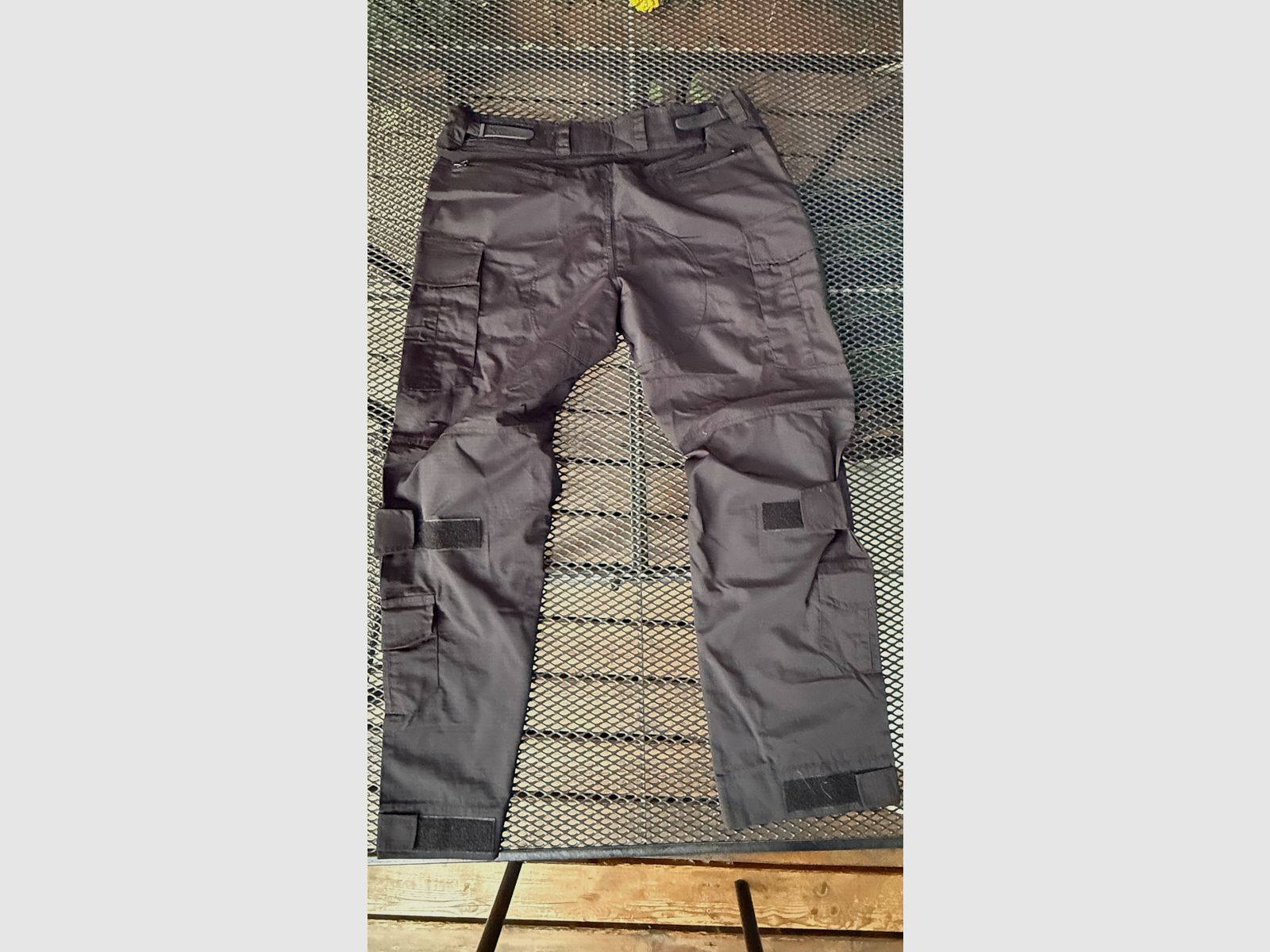 Pantaloni outdoor neri - Pantaloni da tiro taglia XXL - Pantaloni tattici con ginocchiere Gen II Spec-Ops, immagine 3 di 3