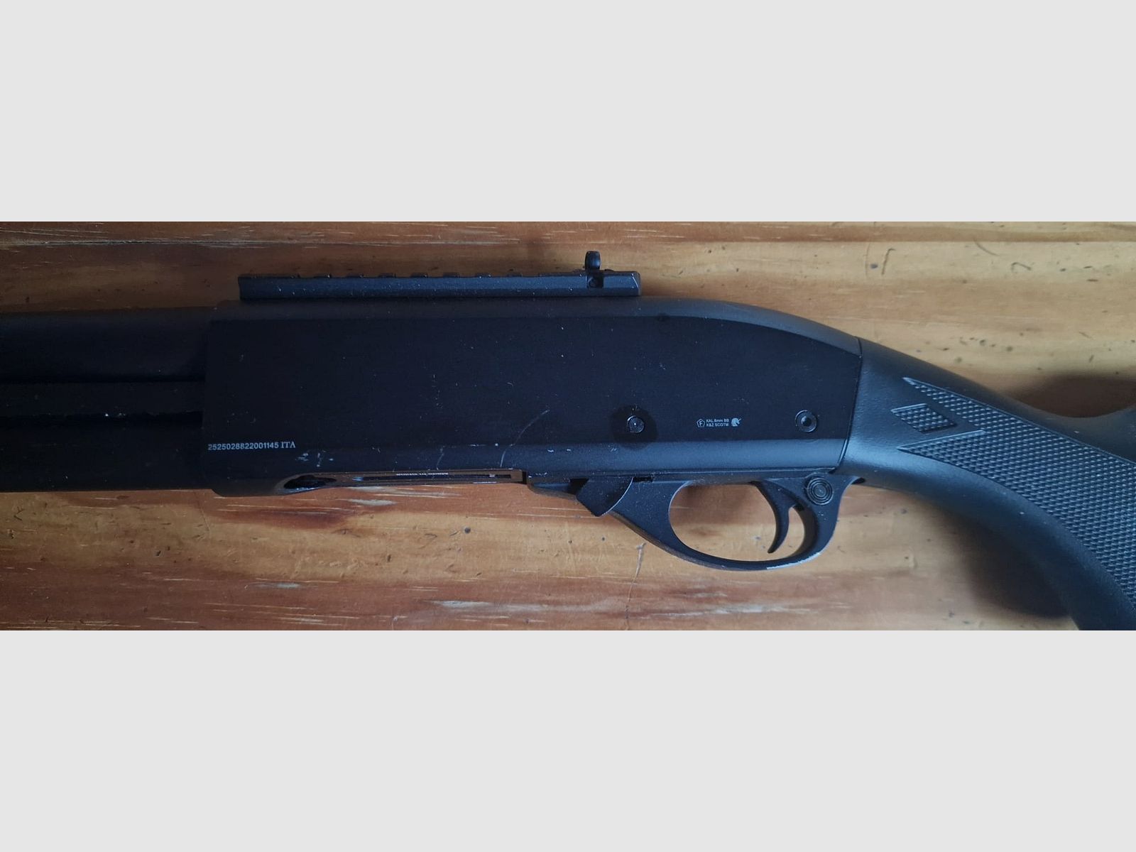 Golden Eagle M8872 Vollmetall Pump Action Gas Shotgun 6mm BB schwarz