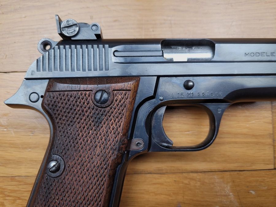 Sehr seltener und sehr schöner MAB 15 F1 Militärwettkampfpistole – 300 Ex. – 9 para – Originalbox – Sehr schönes emblematisches Stück des französischen Know-hows – Ausgezeichneter Zustand, Bild 9 von 15