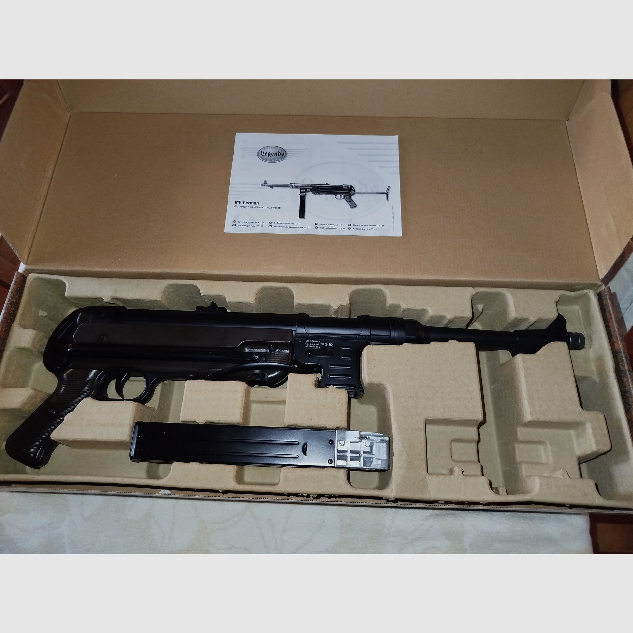 De MP 40 in kaliber 4,5mmBB 7,5 Joule Co2