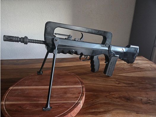 FA-MAS 5.56-F1 Softair / Airsoft – Kal. 6 mm BB – F im Fünfeck