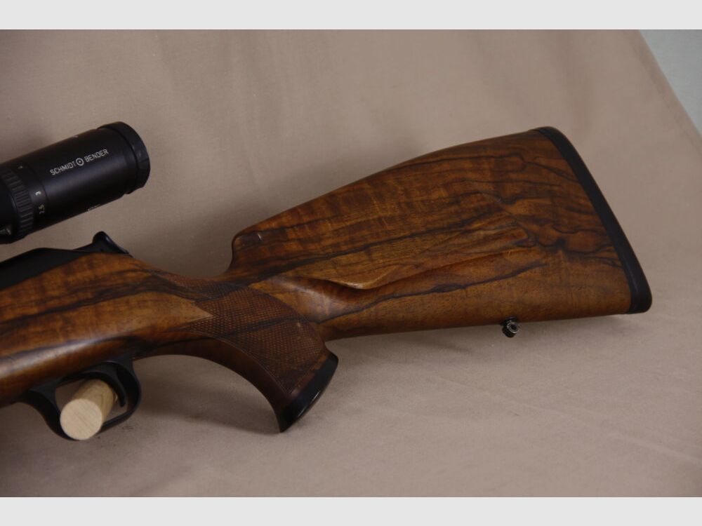 Blaser Blaser R93 Stutzen // CUSTOM MADE Handschäftung !! TOP Holz!!