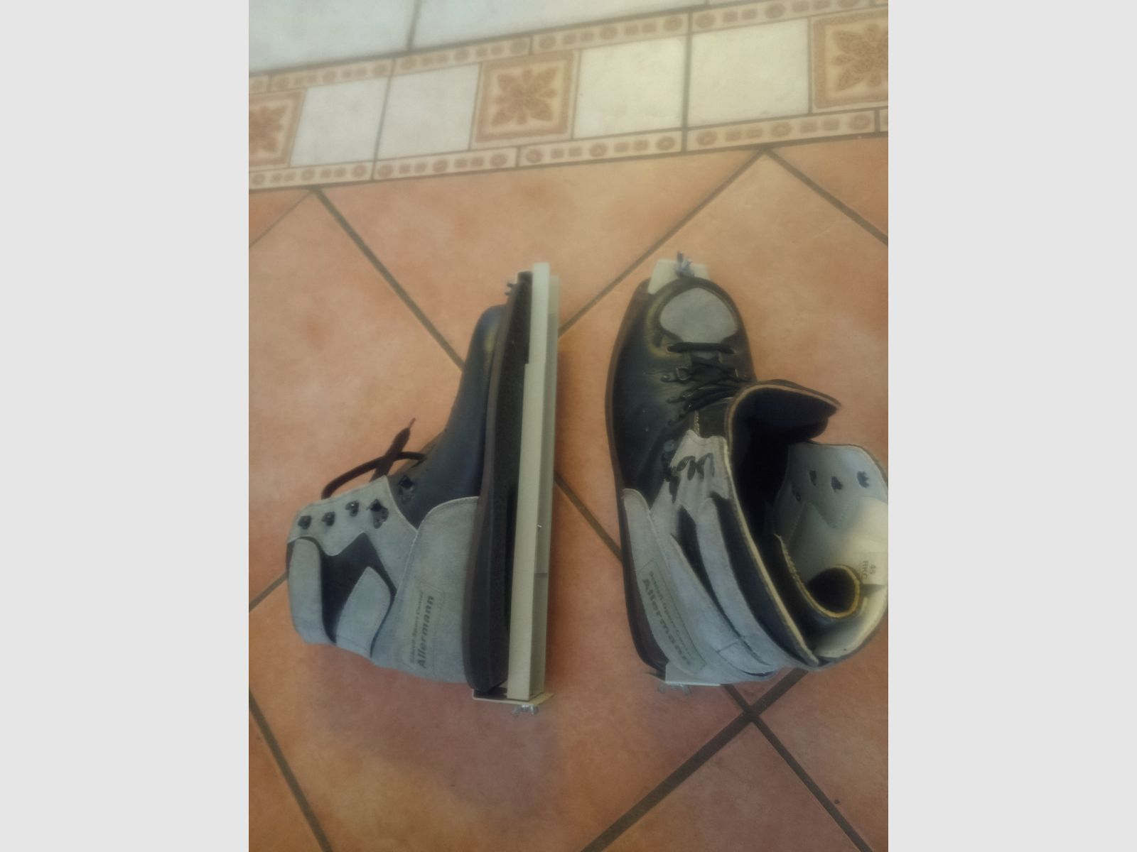 Shooting shoes size 45