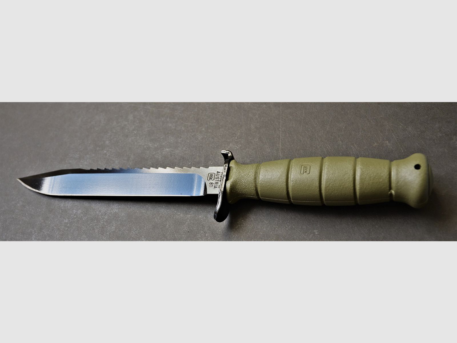 Glock Feldmesser FM 81 oliv – Militärisches Mehrzweckmesser