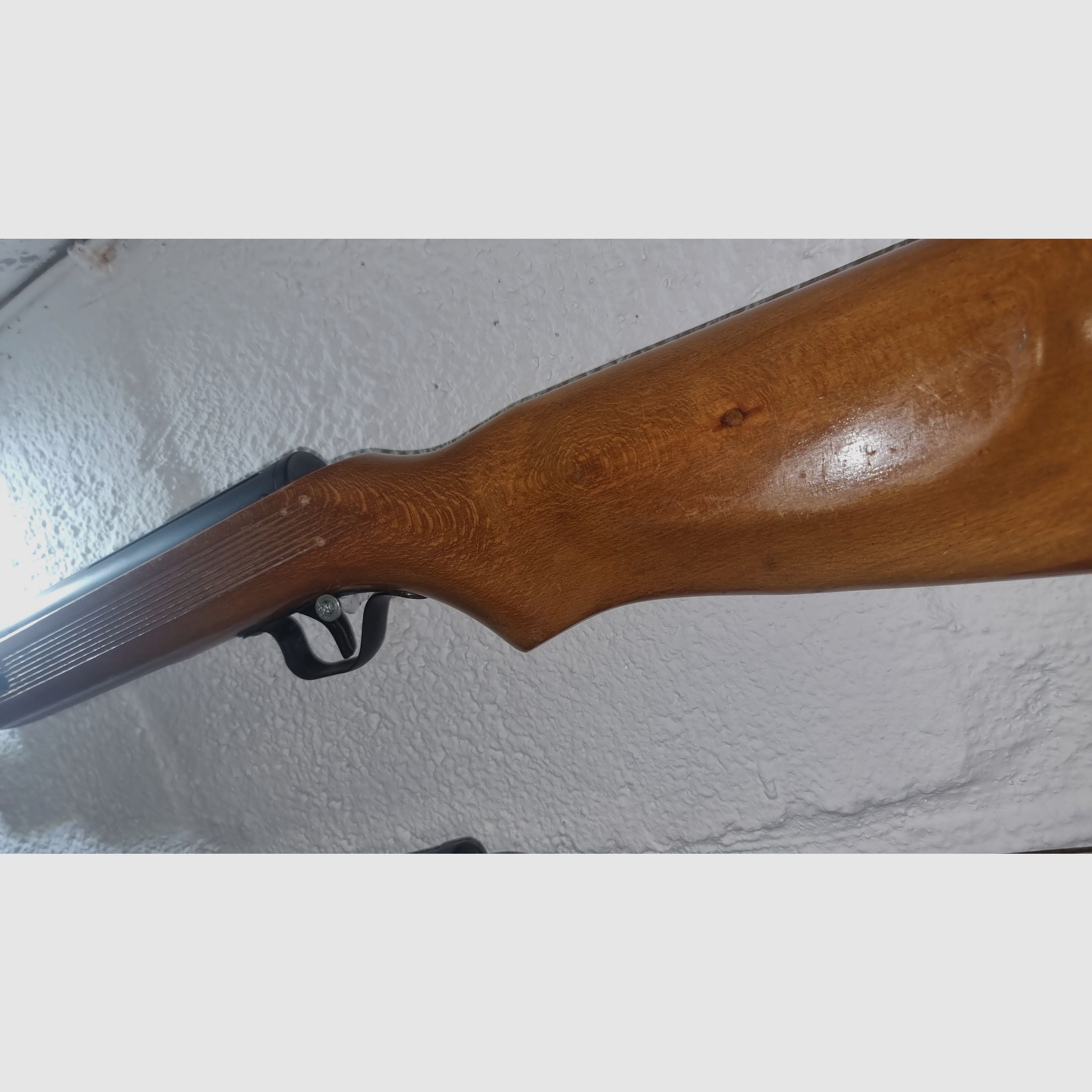 Gamo Hunter 440 karabinek pneumatyczny z łamanym lufą kal. 5,5mm Diabolo z drewna bukowego.       Diana mod 22.      