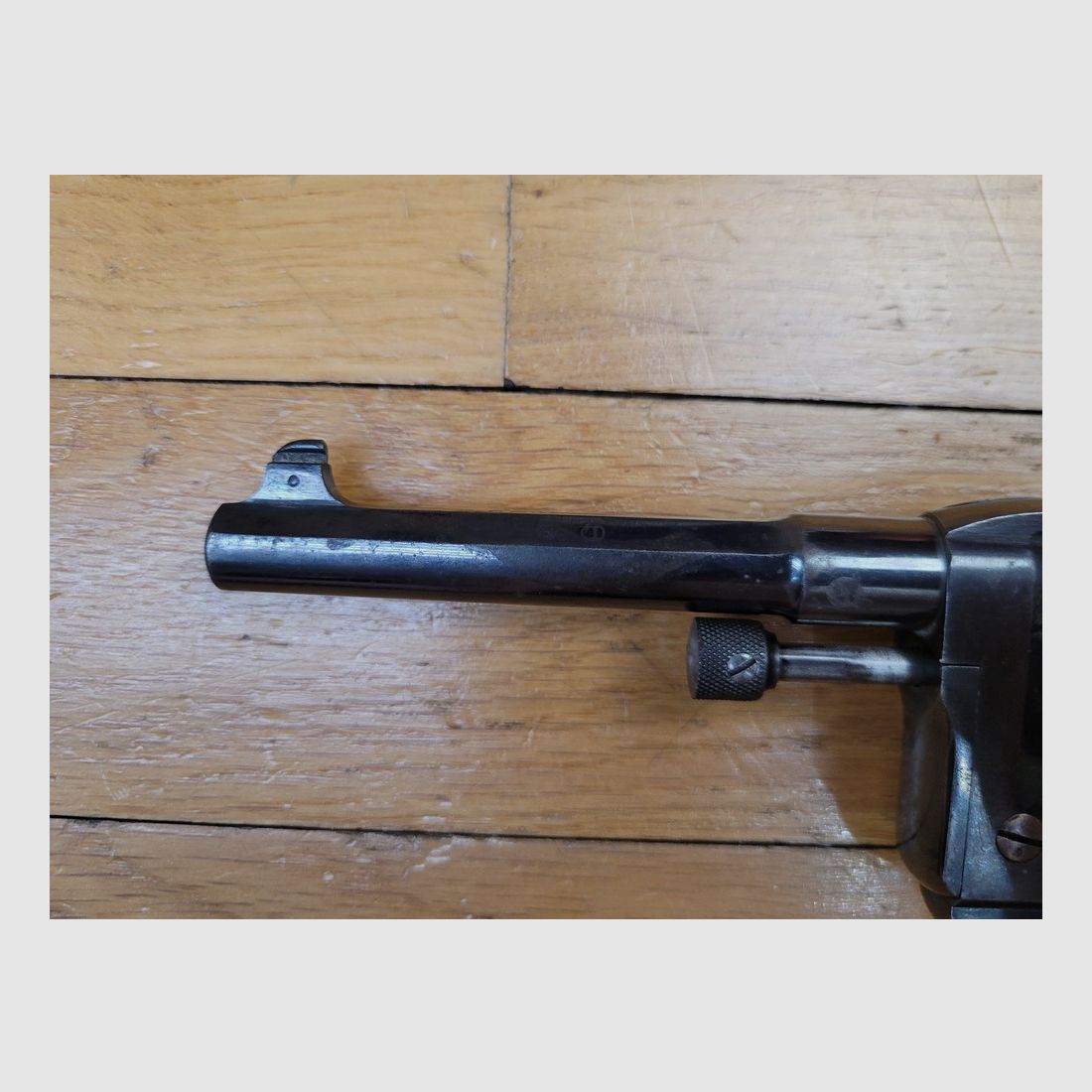 Sehr schöner Dienstrevolver 1892 – Gebräuchlich, aber mythisch – Höhepunkt des Revolvers Made in France – Kaliber 8mm92 – Waffe von 1902 wieder geprüft in Belgien – TBE, Bild 22 von 22