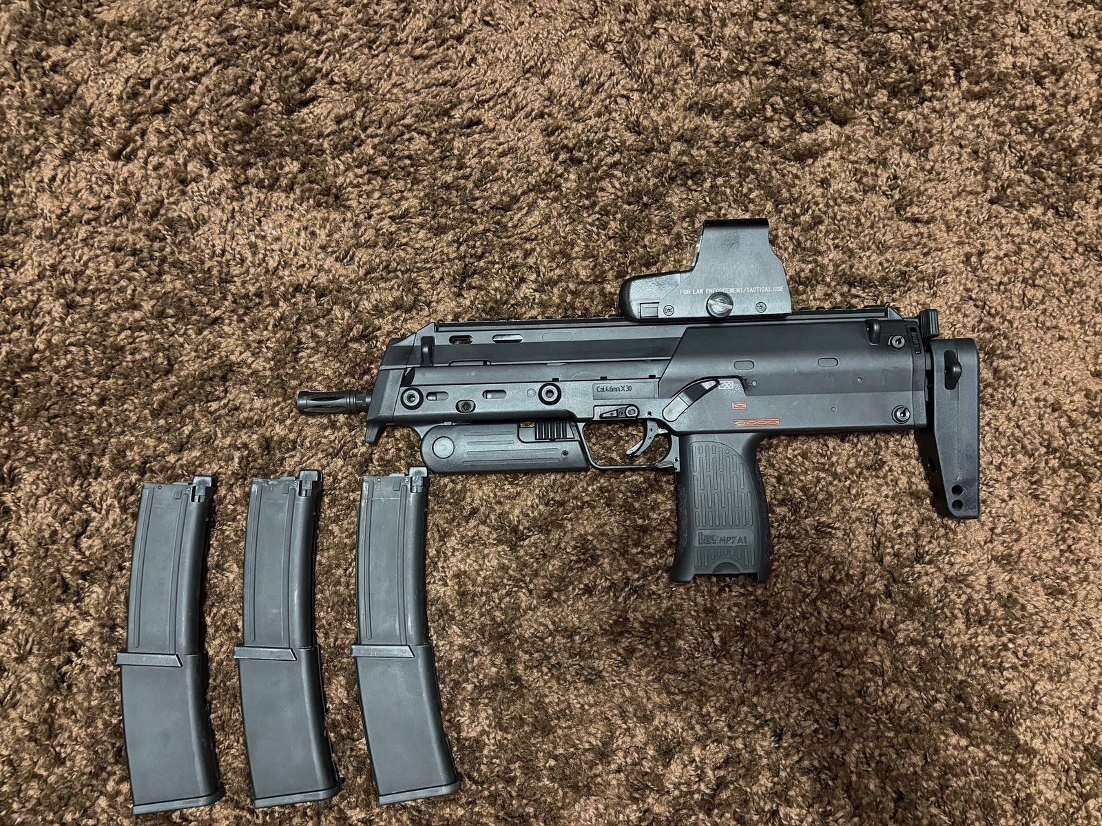 Umarex Heckler & Koch MP7 A1 GBB Airsoft incl. Red Dot & 3 Magazines – Topstaat, afbeelding 2 van 5
