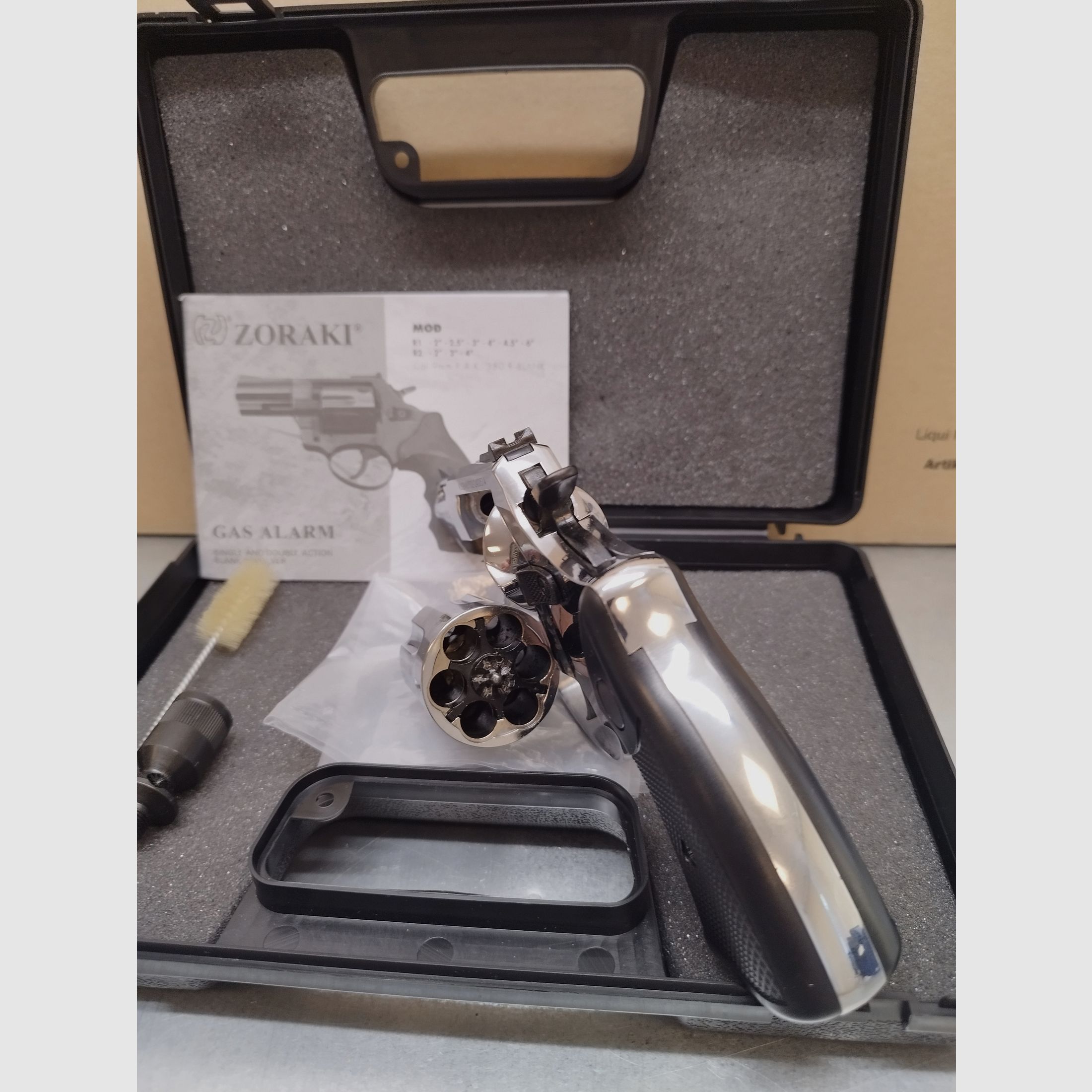 Zoraki R2 Blank firing revolver 2" 9 mm RK Shiny Chrome. !!!Like new!!!