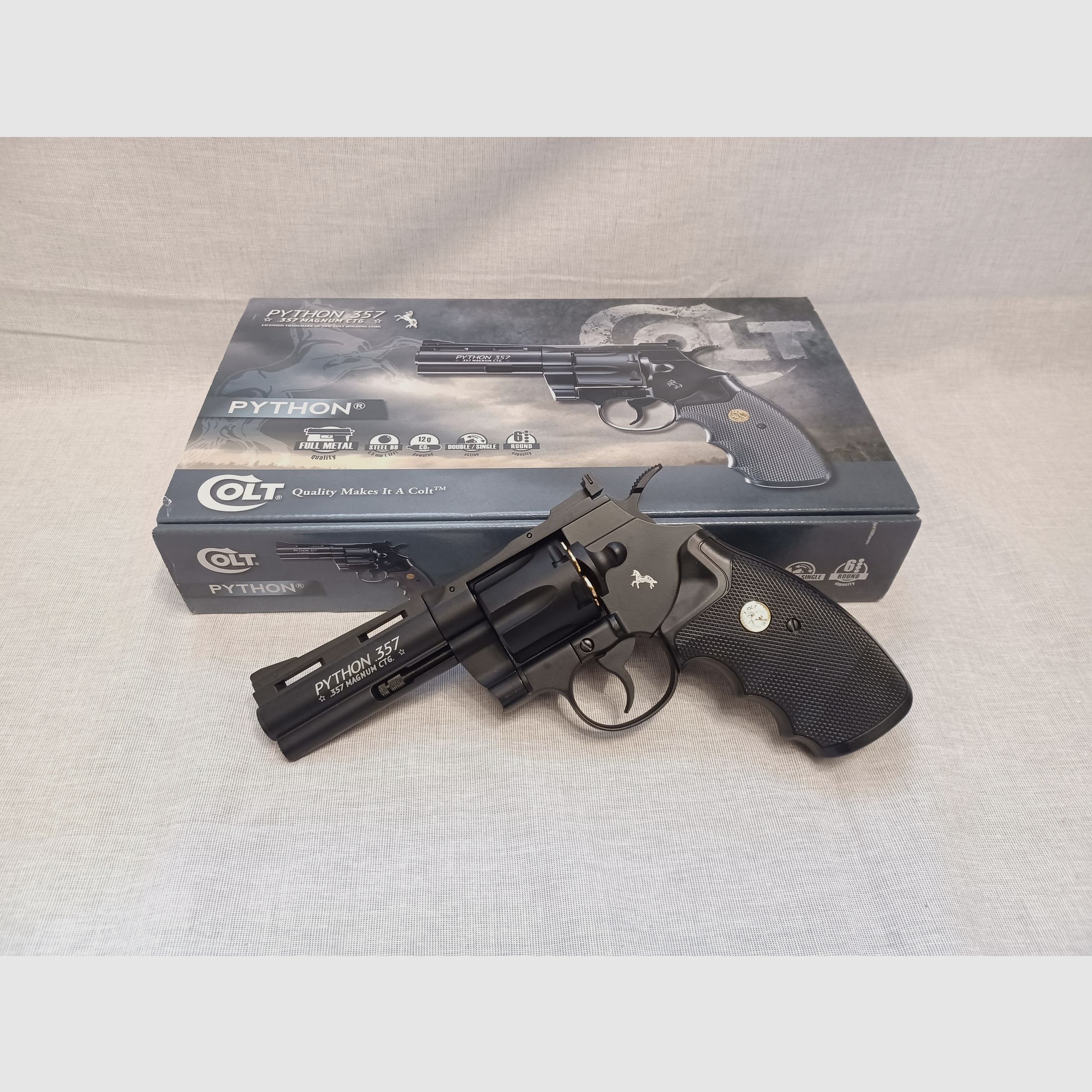 Colt Python 4" / Vollmetall / 4,5 mm BB / CO2 / Revolver / OVP (100)