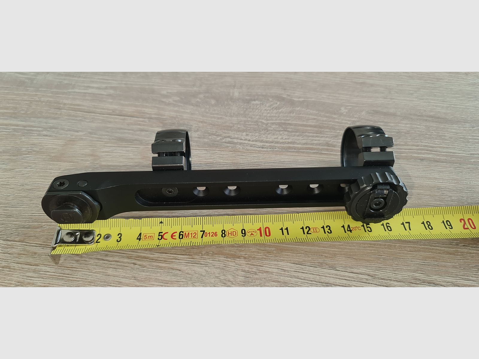 Montaggio delle cerniere Henneberger con anelli da 30 mm incluso