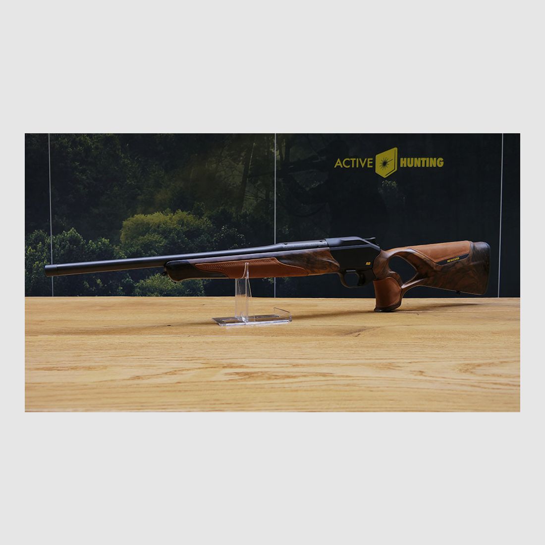 Blaser R8 Success / HK7 Super Finish opaco / Pelle Chesterfield / Sfera d'acciaio con linea dorata / Calibro e lunghezza della canna a scelta / Filettatura M15x1 / MOZZAFIATO